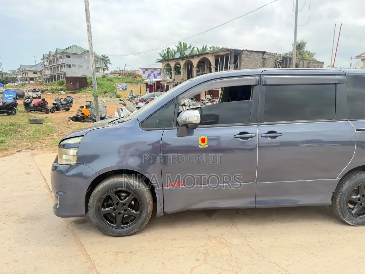 Toyota Voxy 2010 Black
