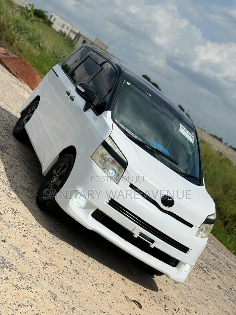 Executive Toyota Voxy _ 8Seater Luxury Voxy _ Presidential Suite
