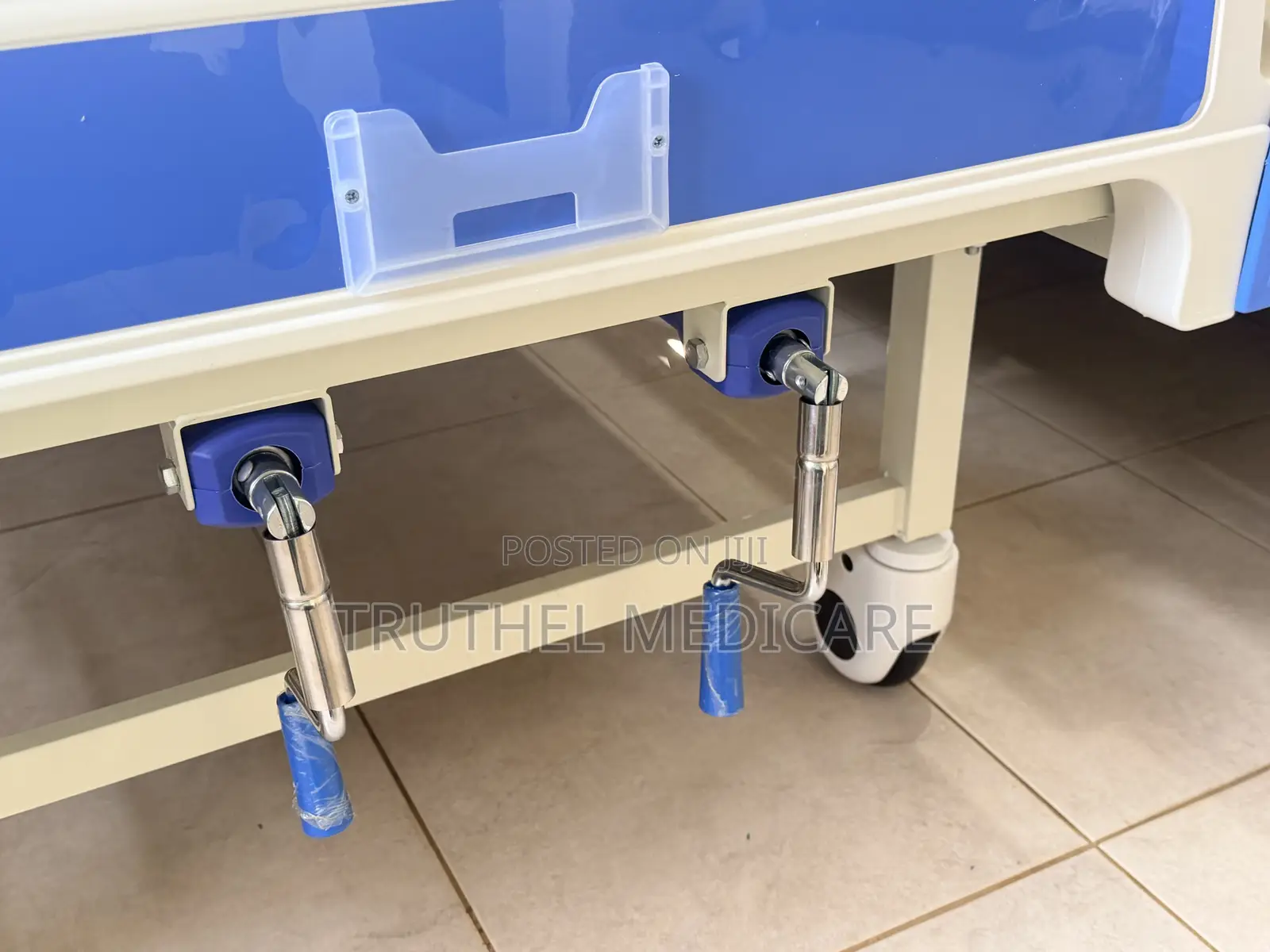 Manual 2crank Hospital Bed (With Iv Pole, Table)