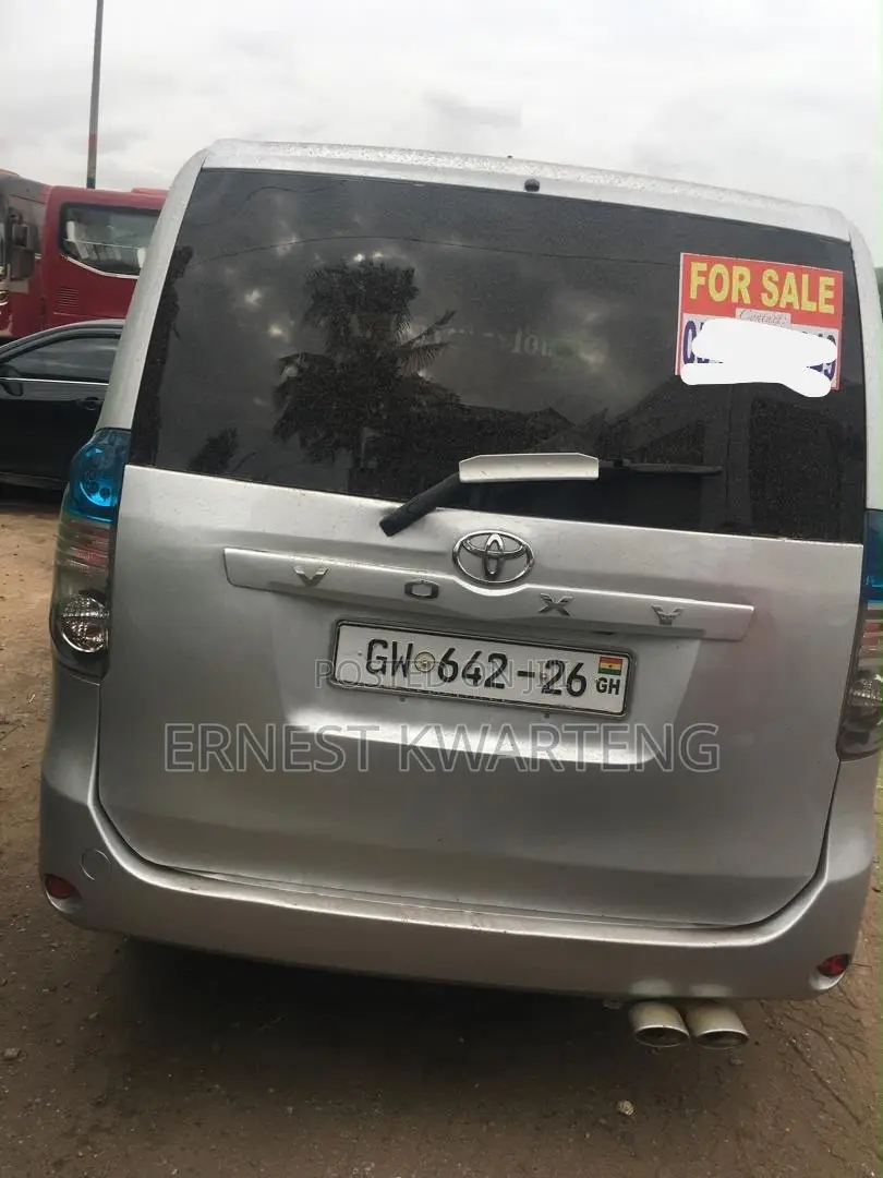 Toyota Voxy 2013 Gray