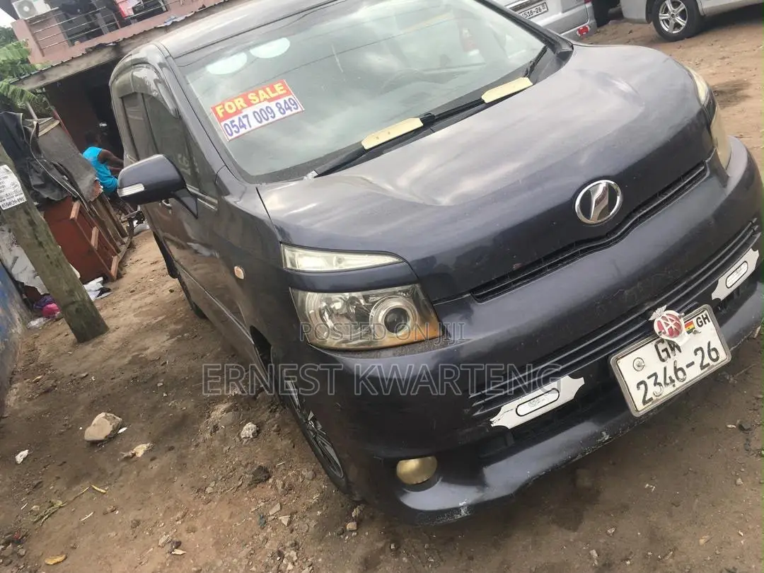 Toyota Voxy 2012 Black