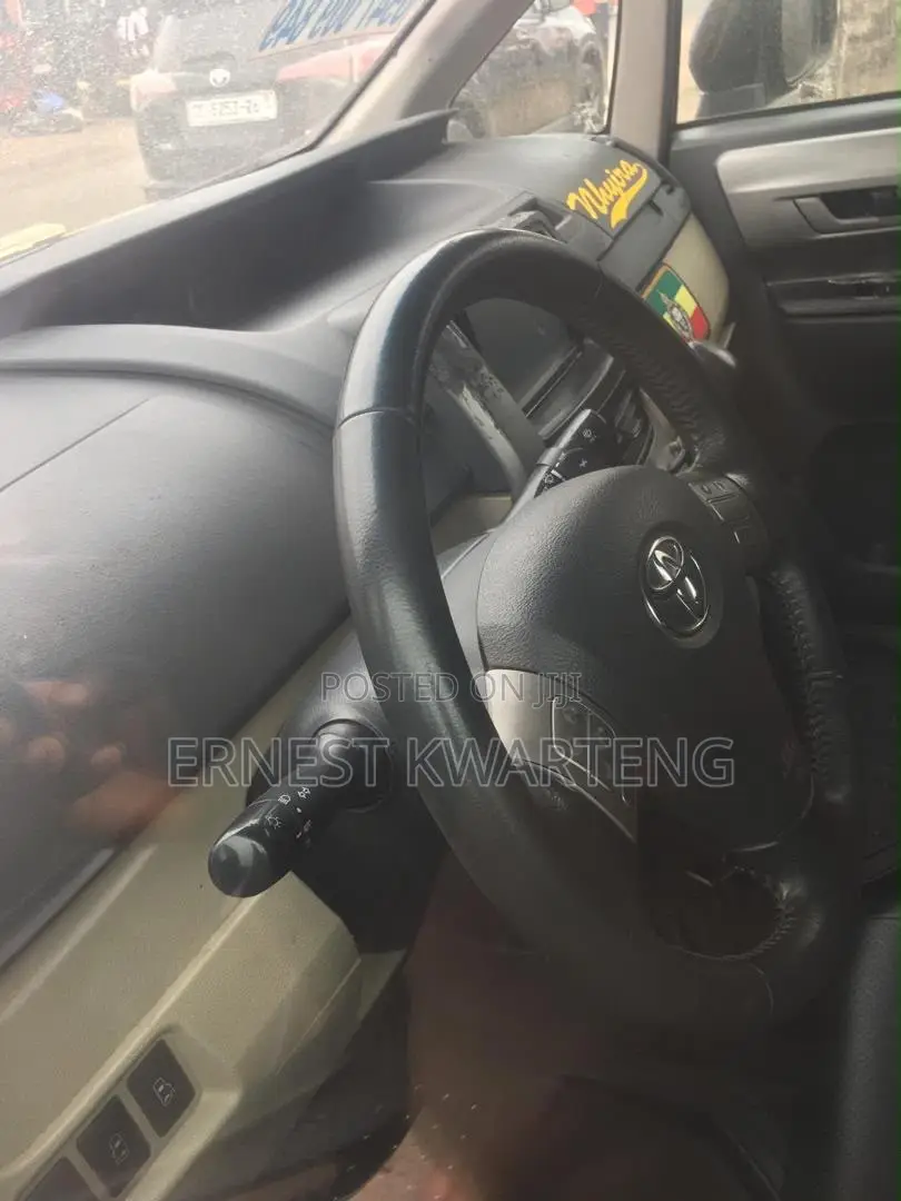 Toyota Voxy 2012 Black