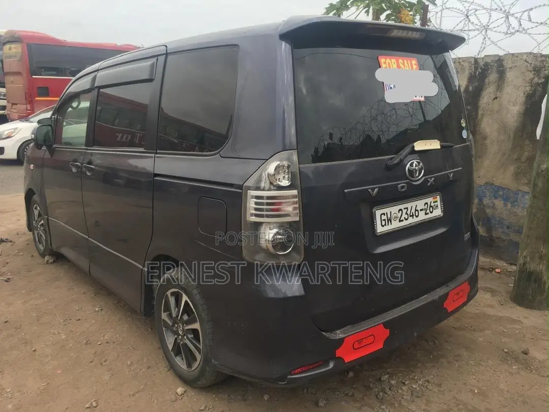 Toyota Voxy 2012 Black