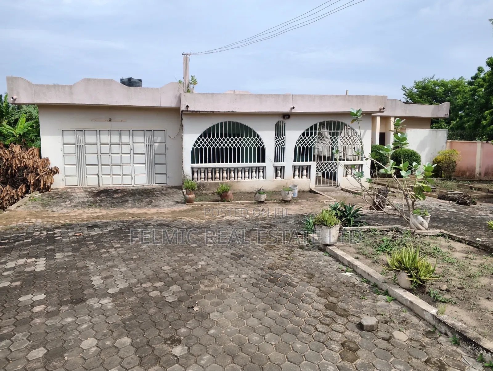 5bdrm House in Ofankor for sale
