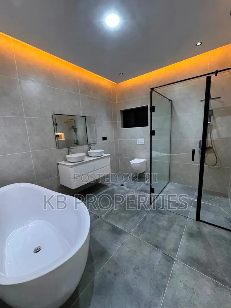 5bdrm House in Kb Properties, A&C Mall Area for sale