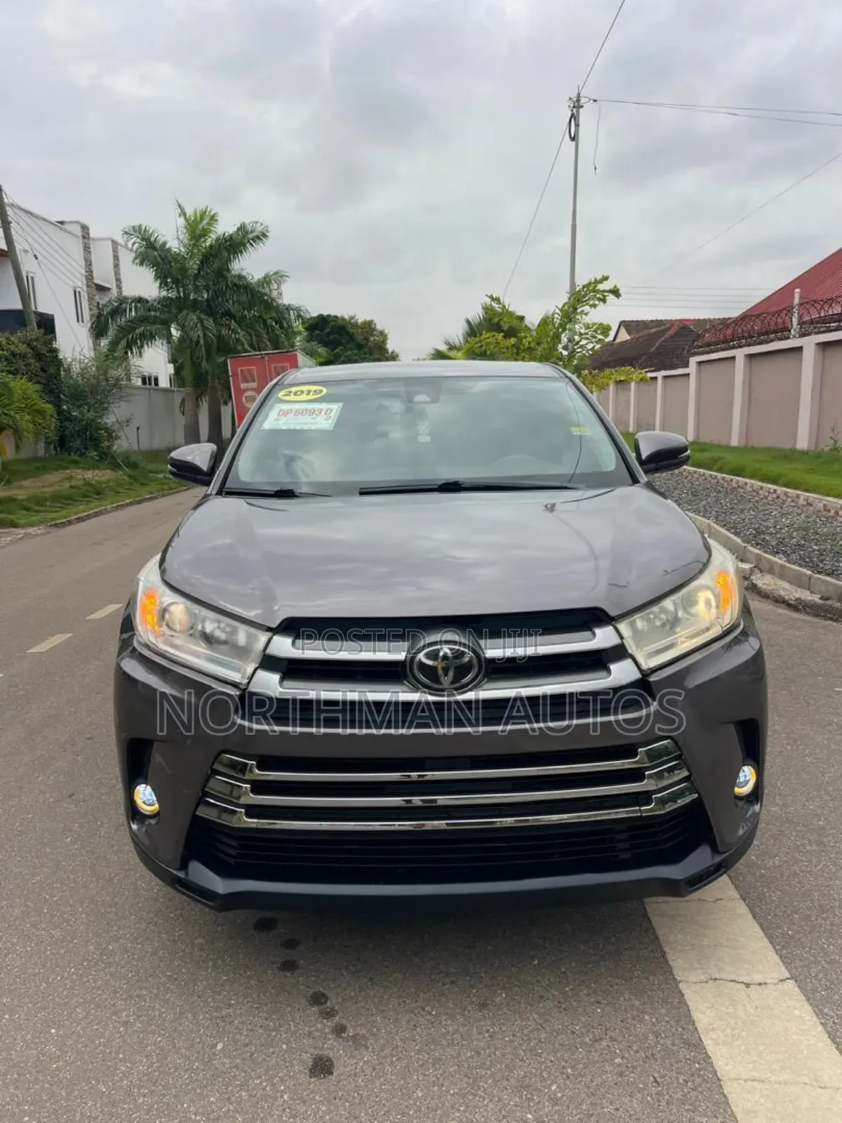 Toyota Highlander LE Plus 2019 Gray