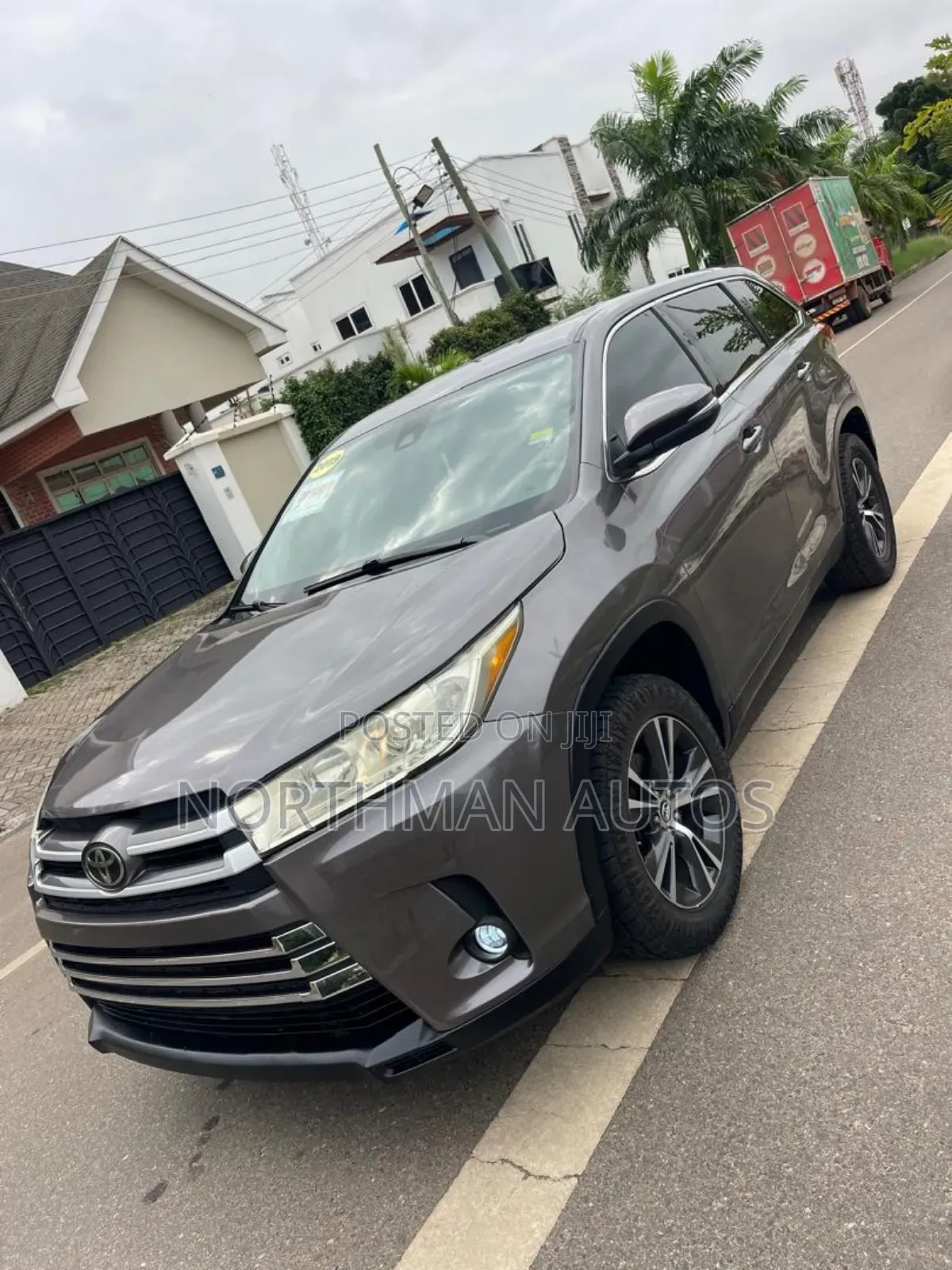 Toyota Highlander LE Plus 2019 Gray
