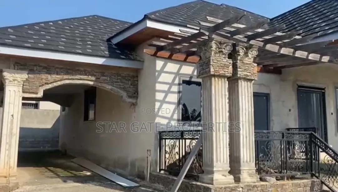 4bdrm House in Appiadu, Near Tech, Kumasi Metropolitan for sale