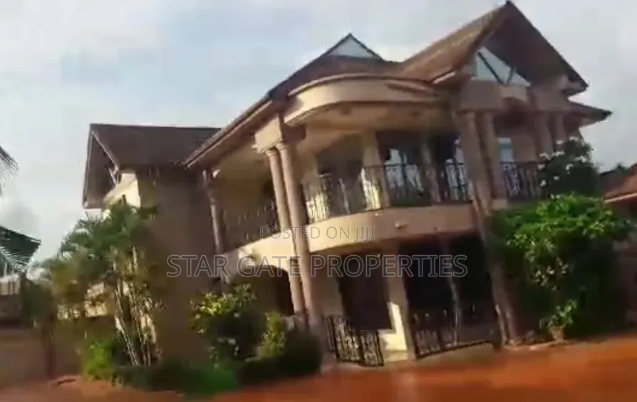 5bdrm House in Santasi Atasomanso, Kumasi Metropolitan for sale