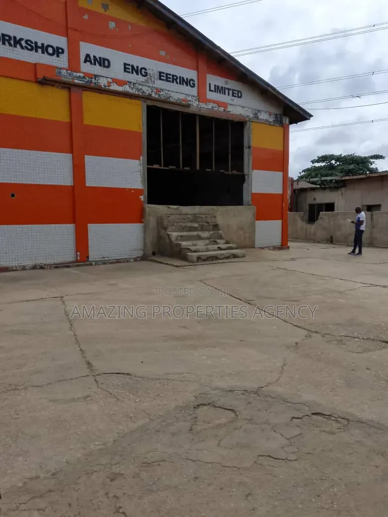 Adabraka Graphic Road