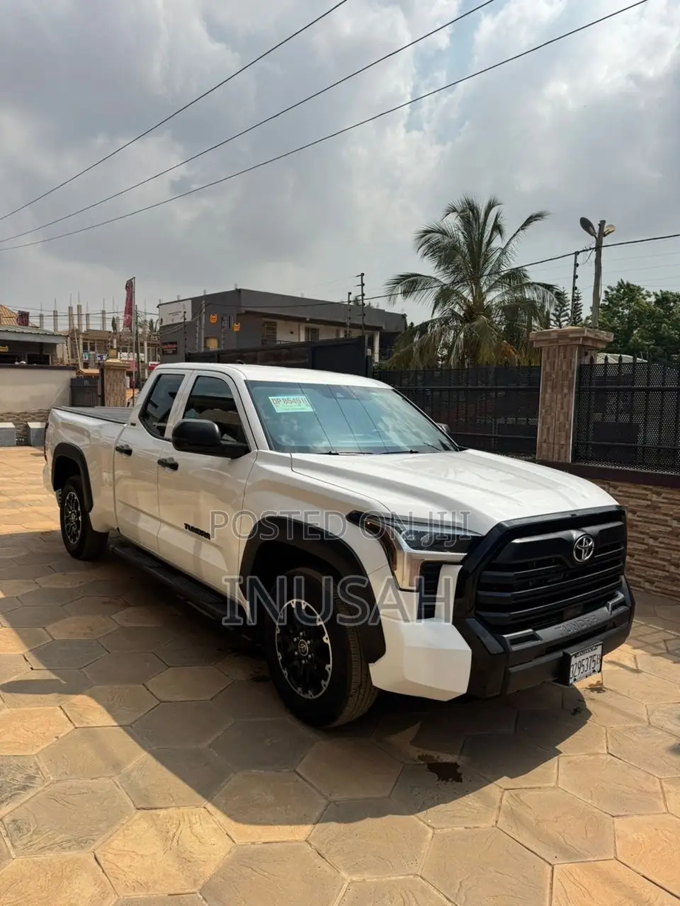 Toyota Tundra SR CrewMax 5.5' Bed 2023 White
