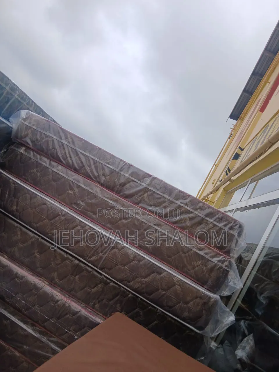 Queen Size Mattress 10 Inches