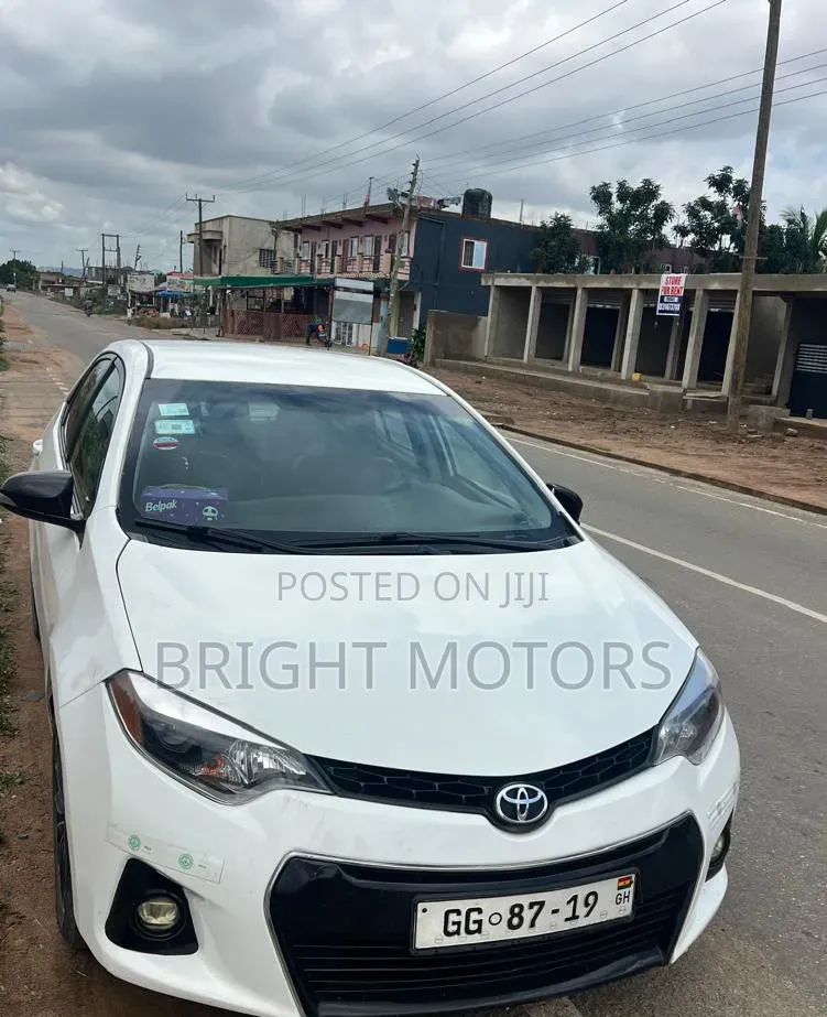Toyota Corolla 2016 White