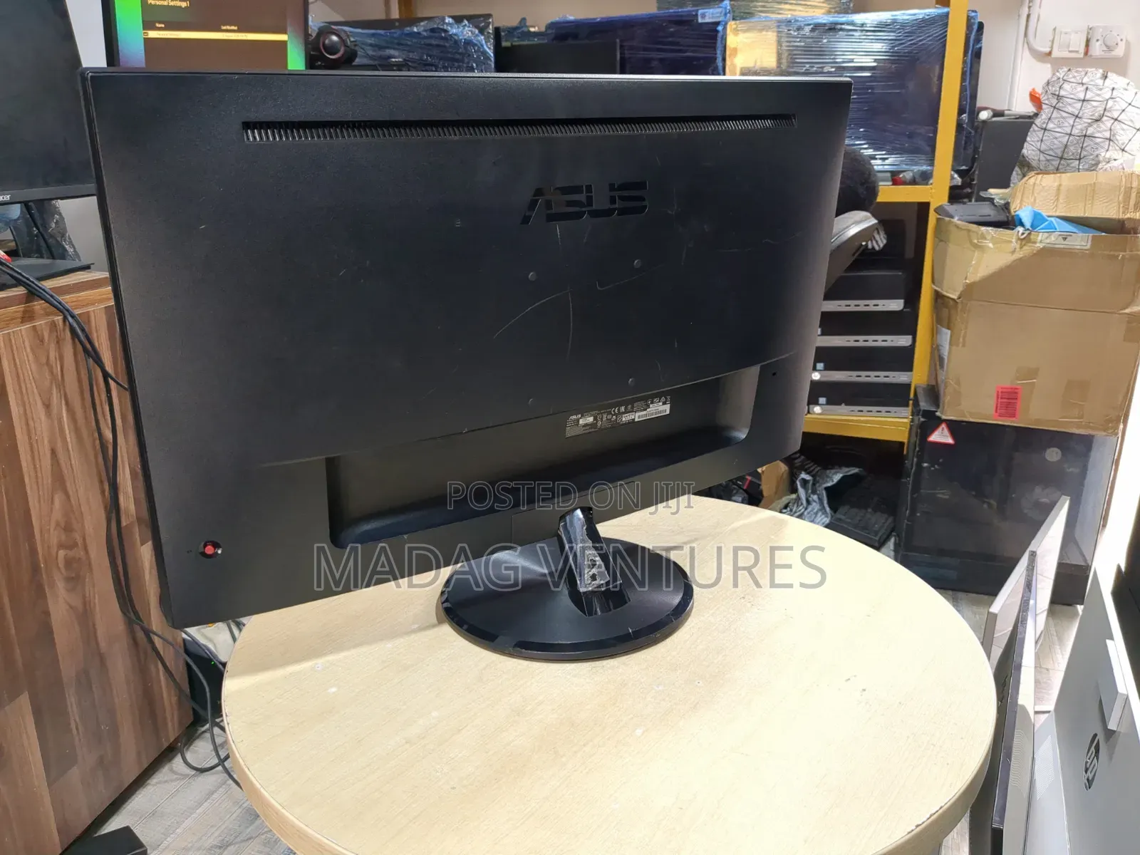 ASUS Vp28u