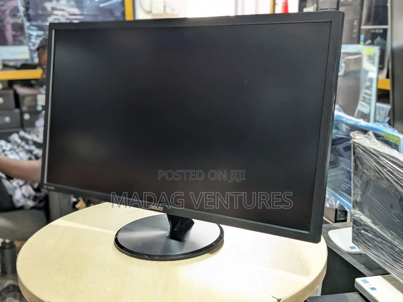 ASUS Vp28u