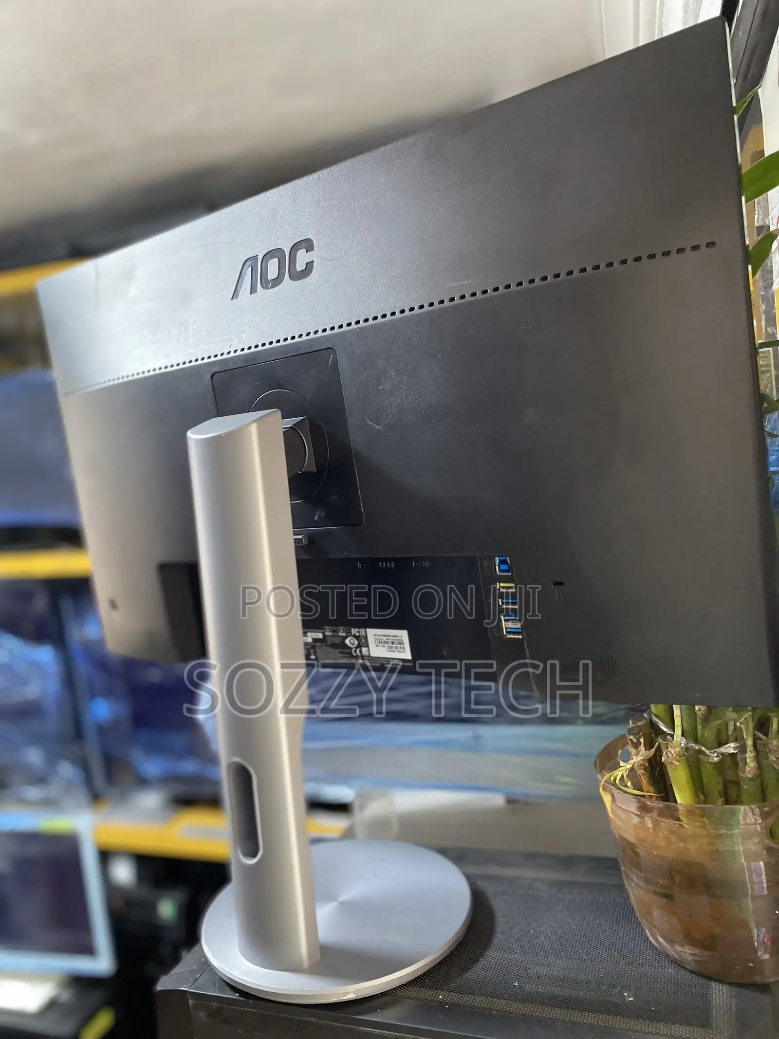 AOC Monitor 270lm00043 27 Inch Ips 1920 X 1080 FHD USB Vga Hdmi Dp