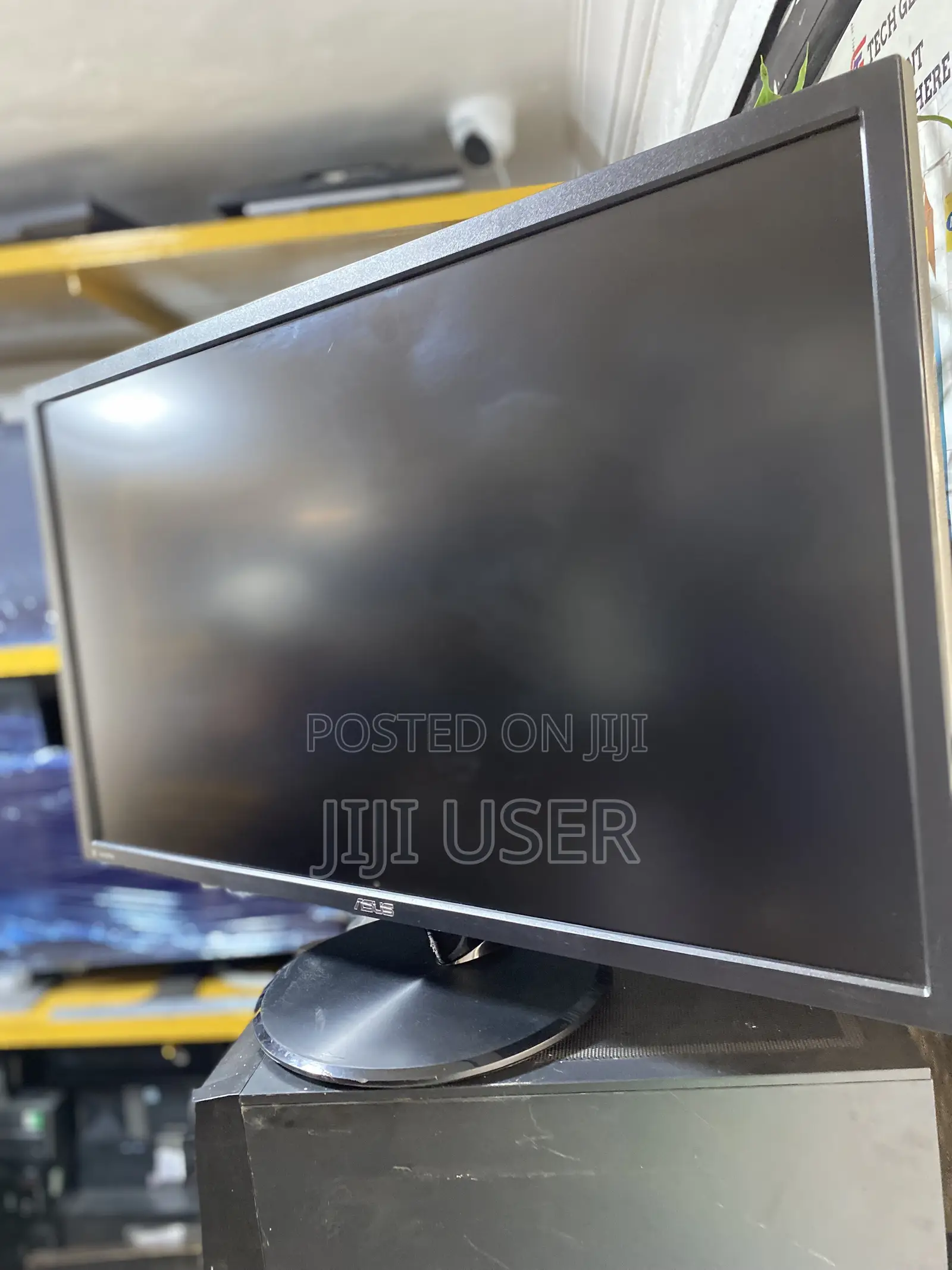 ASUS VP28U 28" Gaming Monitor – UHD 3840 × 2160 | 60 Hz |