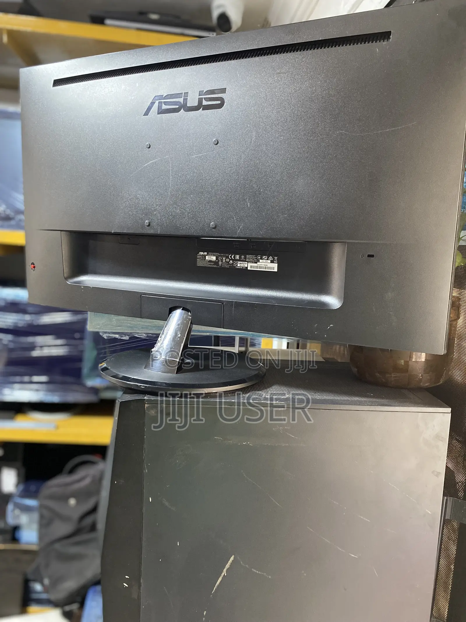 ASUS VP28U 28" Gaming Monitor – UHD 3840 × 2160 | 60 Hz |