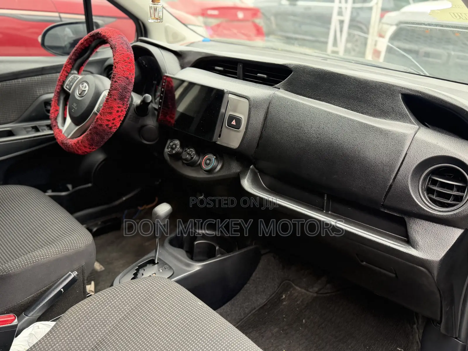 Toyota Vitz 1.0 FWD 5dr 2016 Gold