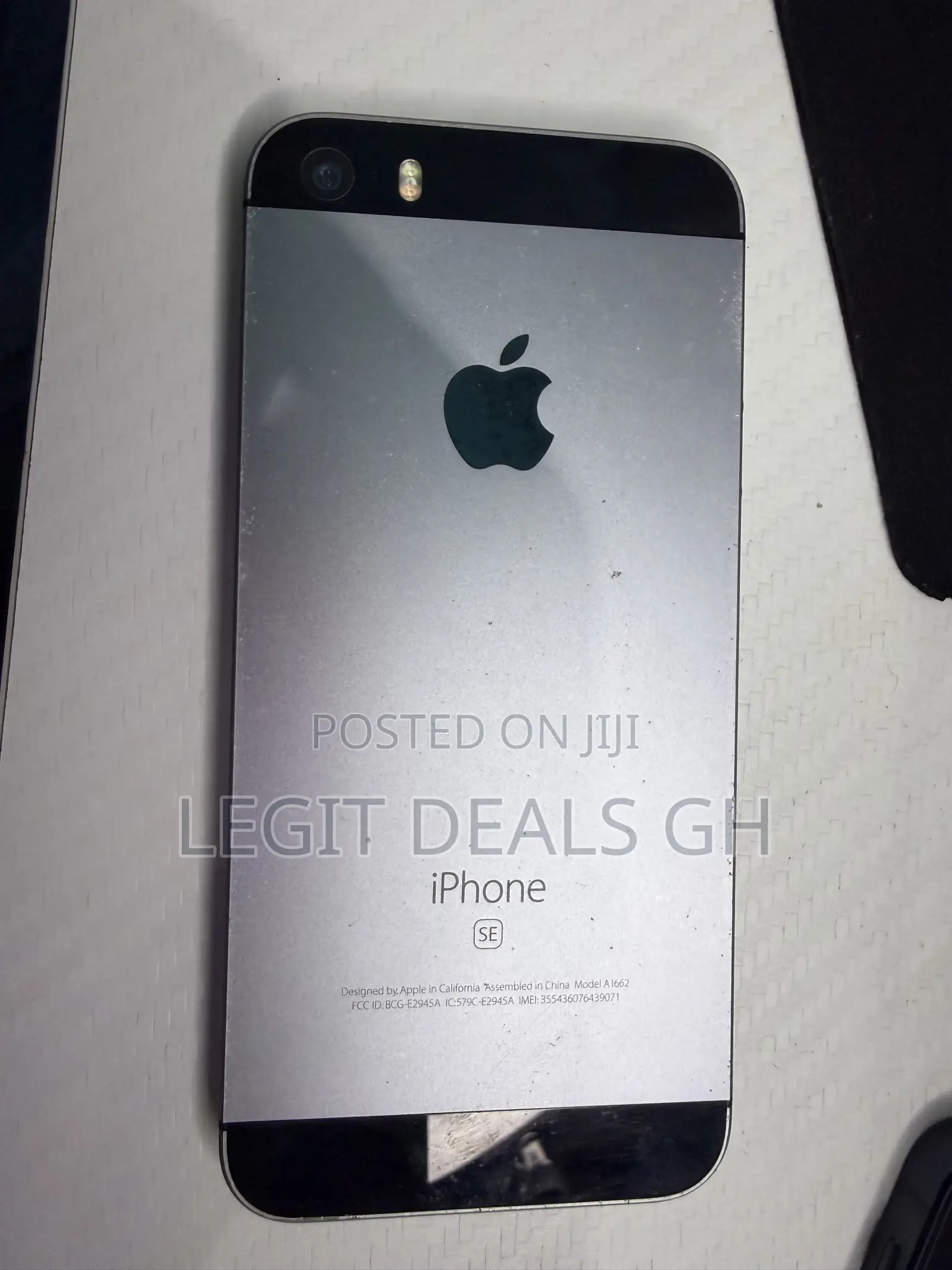 Apple iPhone SE 32 GB Silver