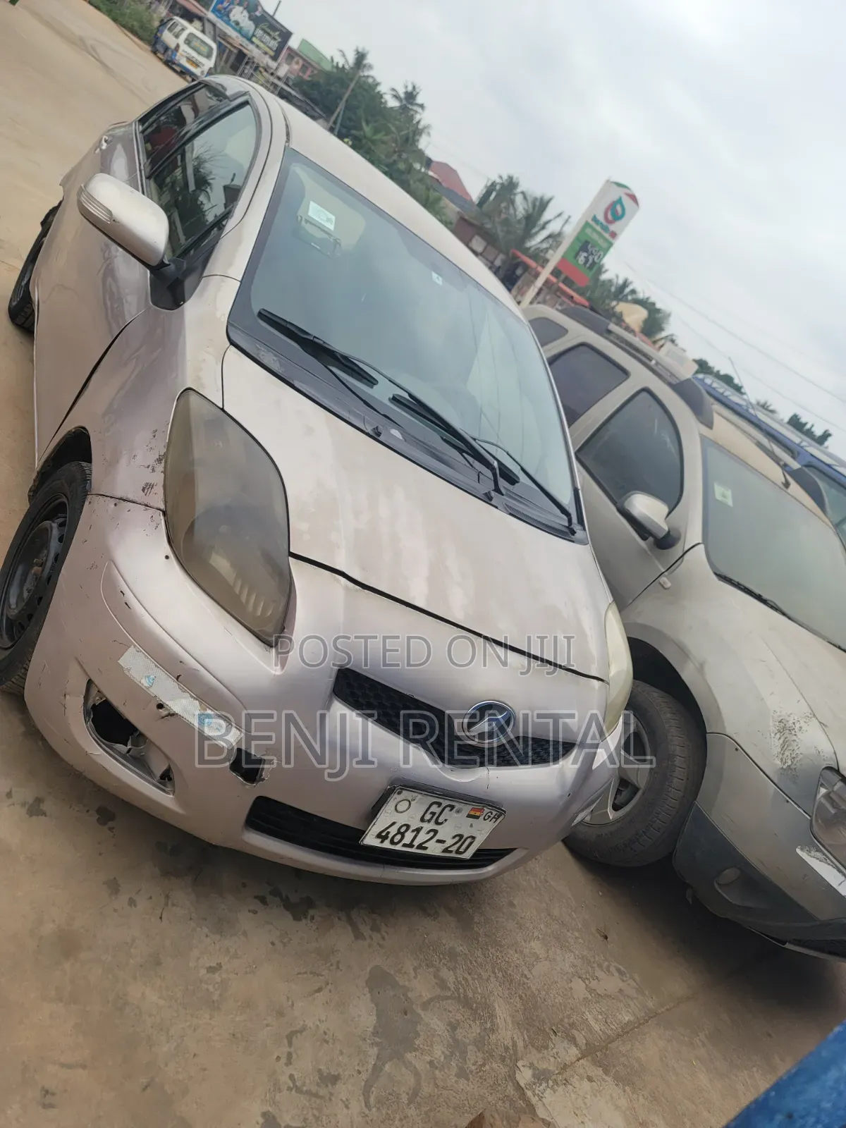 Toyota Vitz 2010 Silver