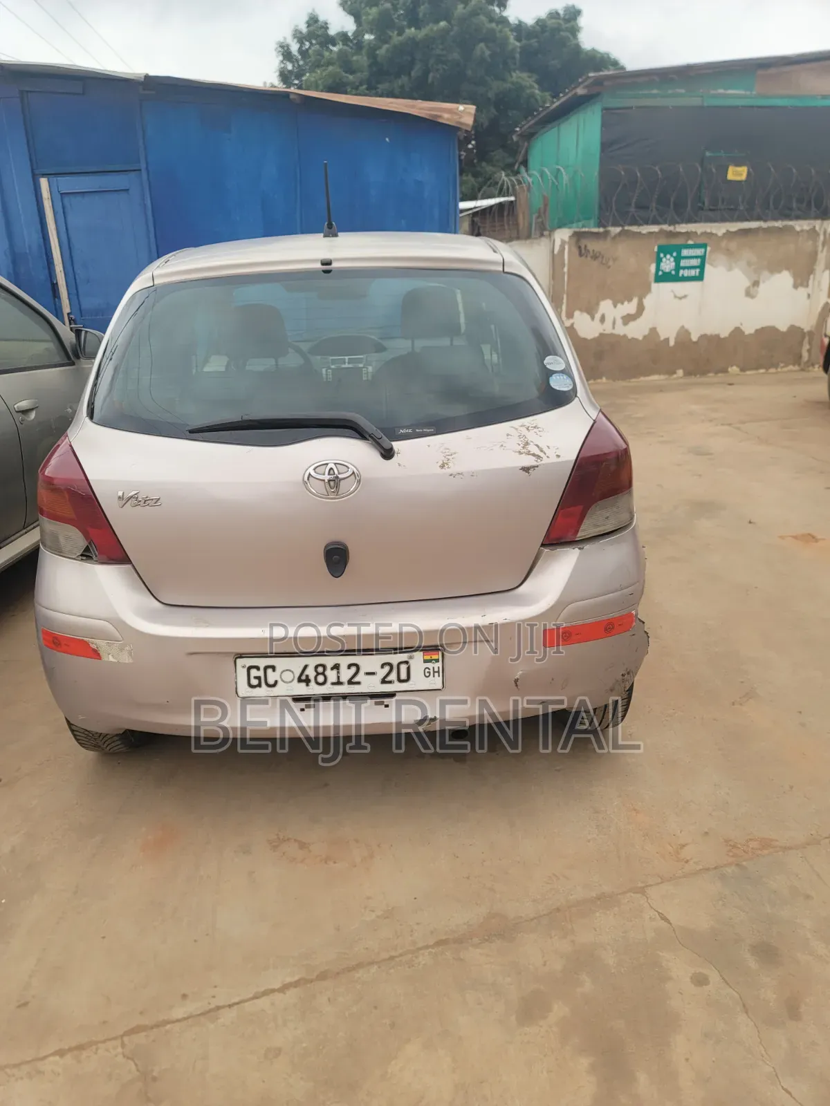 Toyota Vitz 2010 Silver