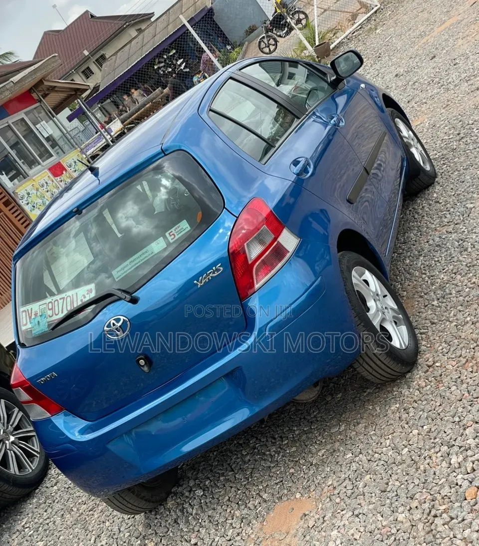 Toyota Yaris 2010 Blue