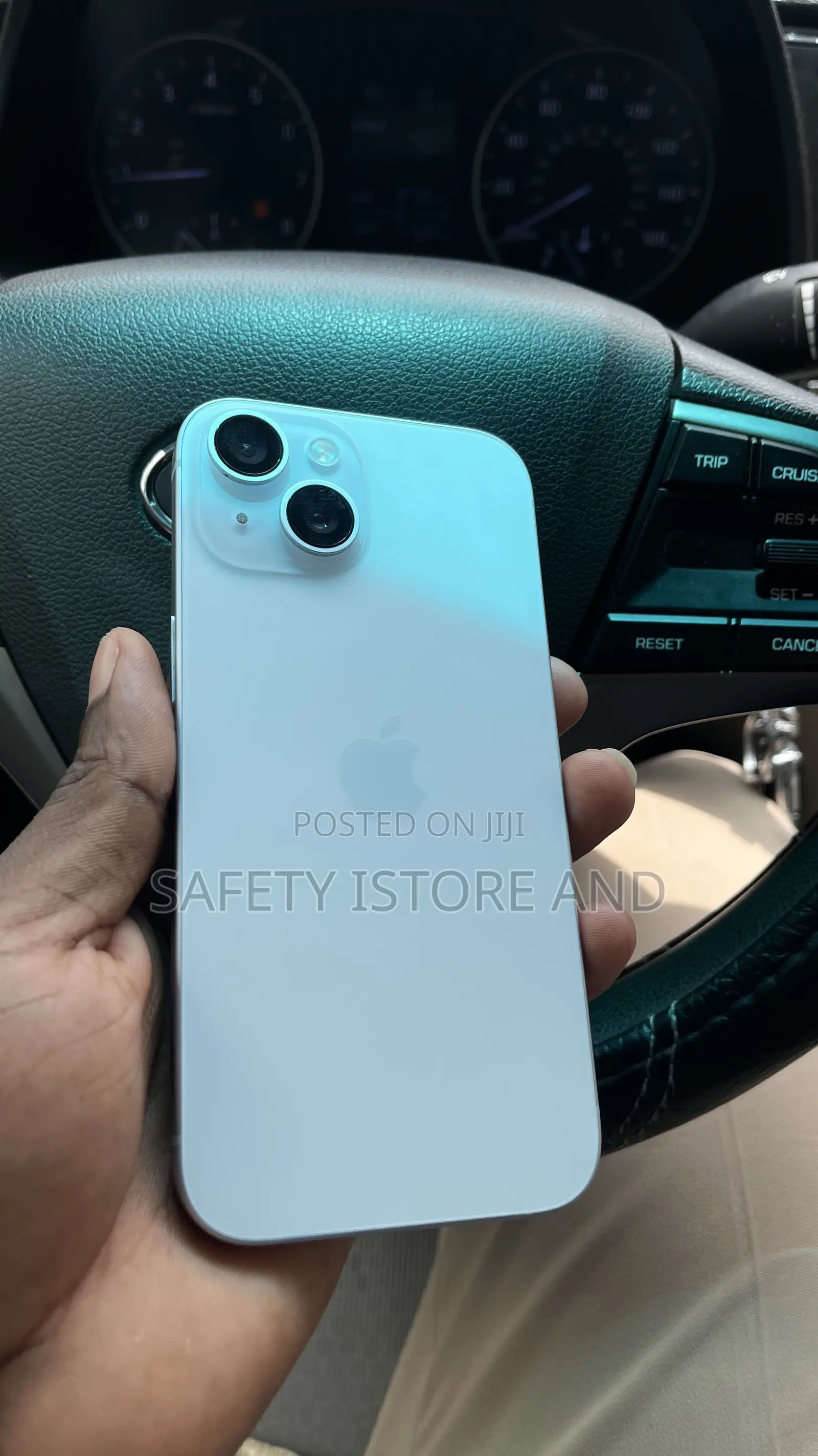 New Apple iPhone 15 128 GB Silver