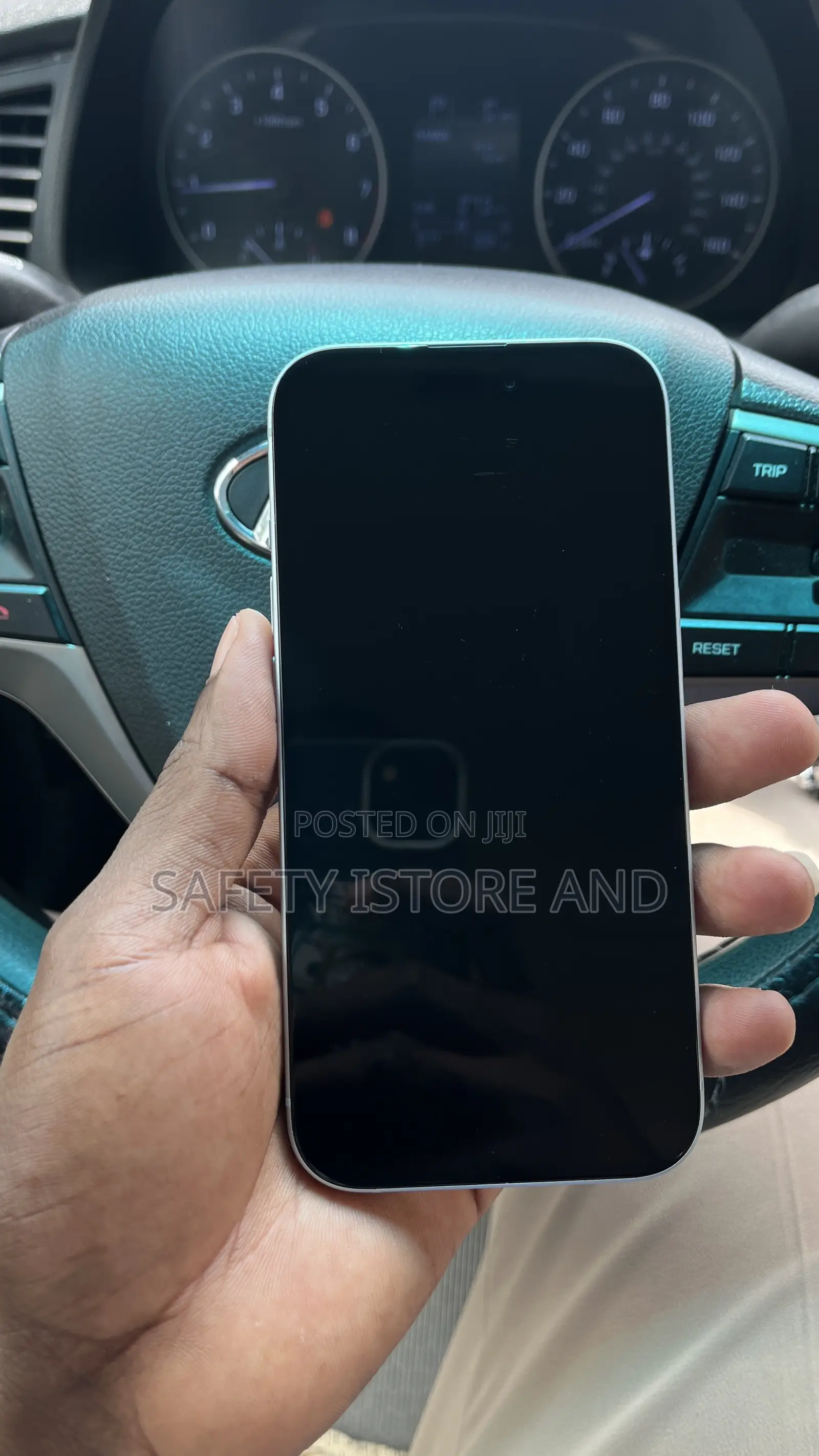New Apple iPhone 15 128 GB Silver