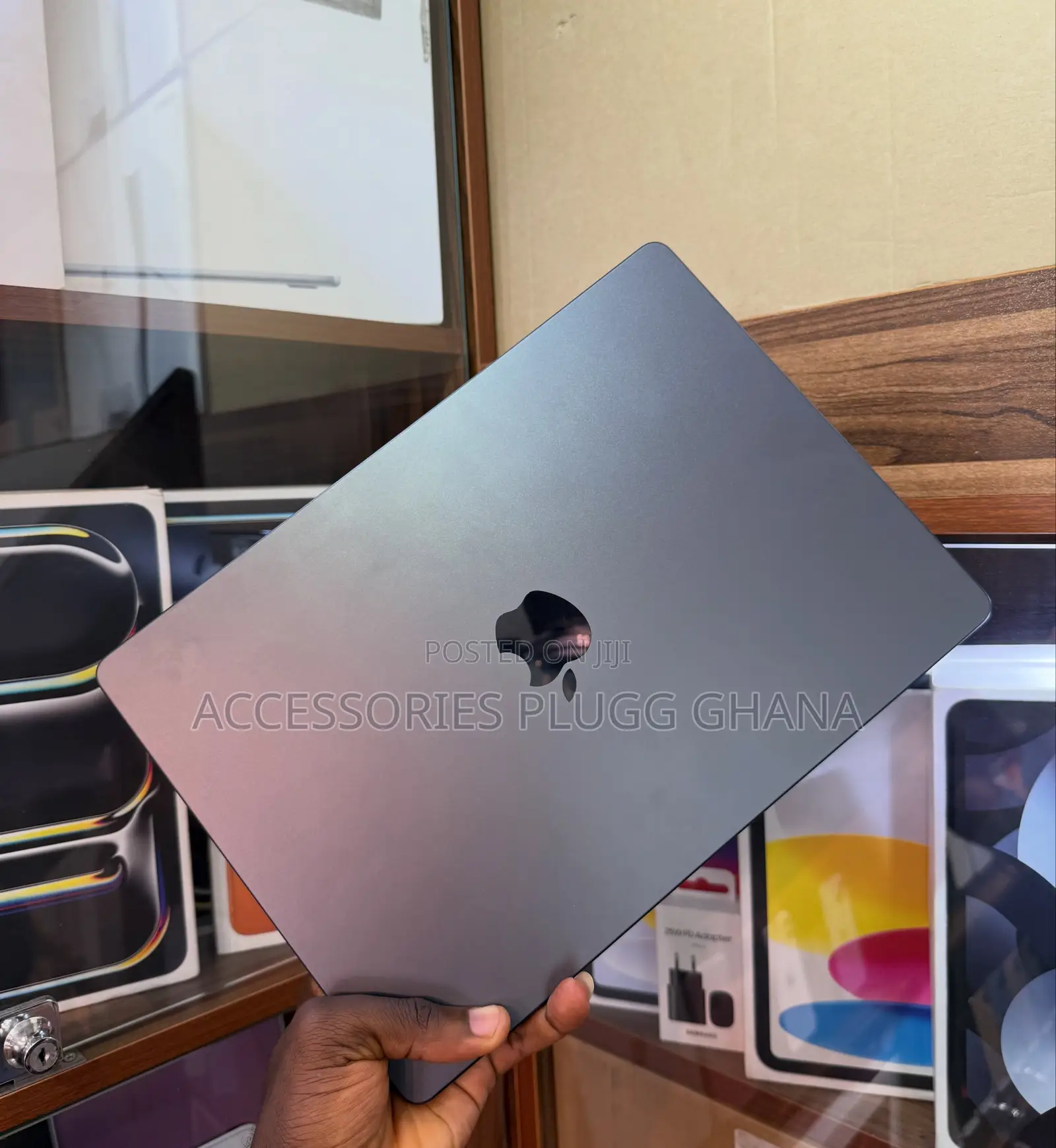 Laptop Apple MacBook Pro 2025 M5 16GB Apple M5 Pro SSD 512GB