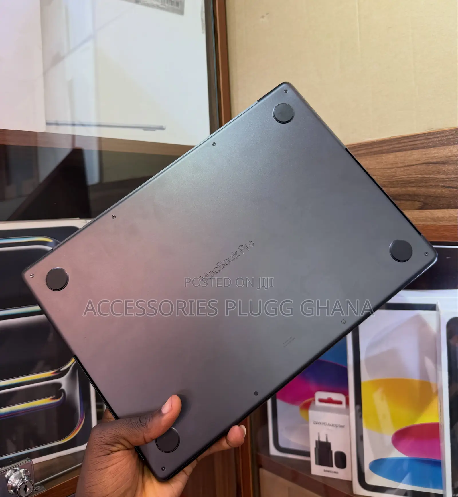 Laptop Apple MacBook Pro 2025 M5 16GB Apple M5 Pro SSD 512GB