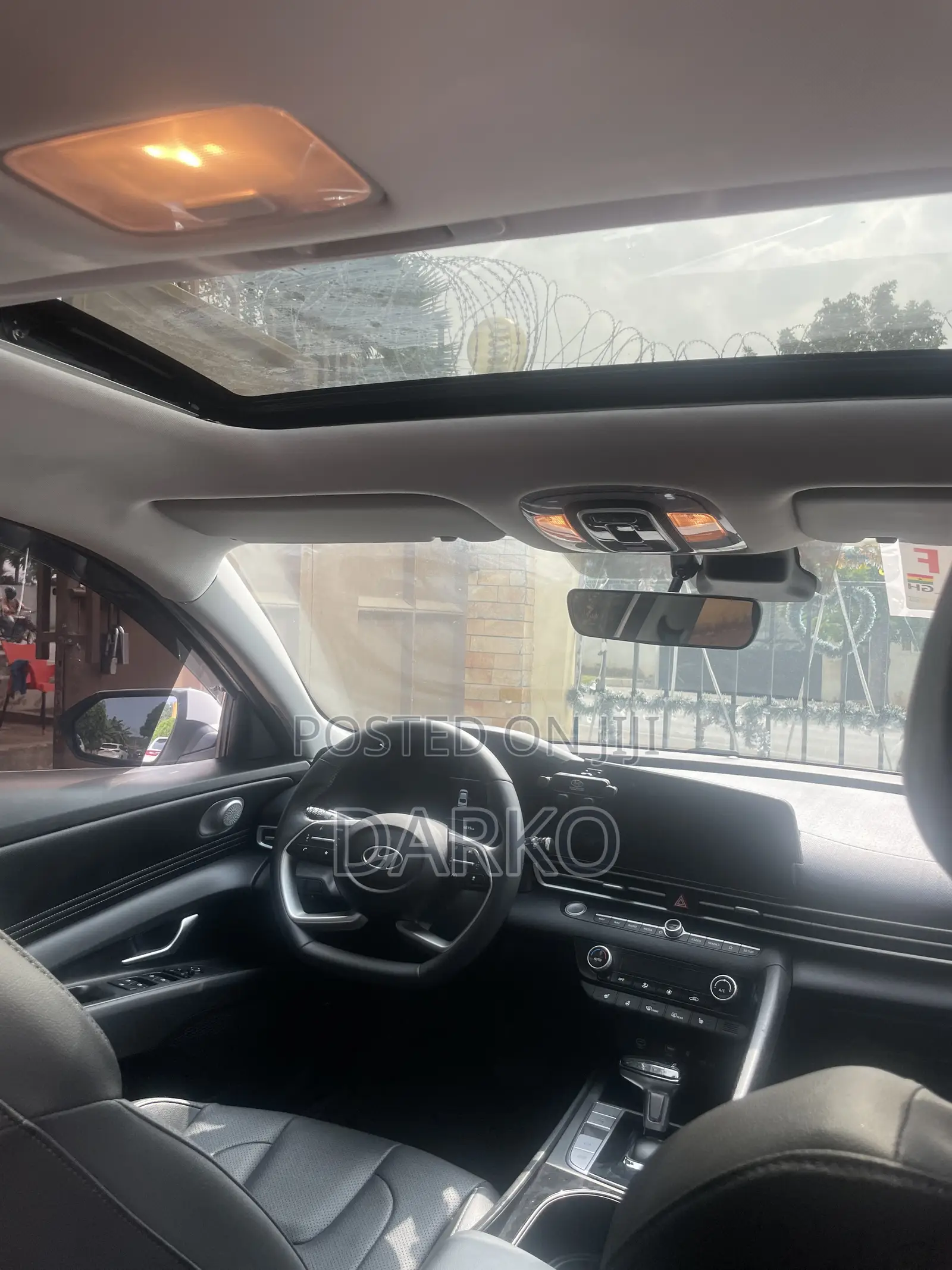 Hyundai Elantra 2025 White