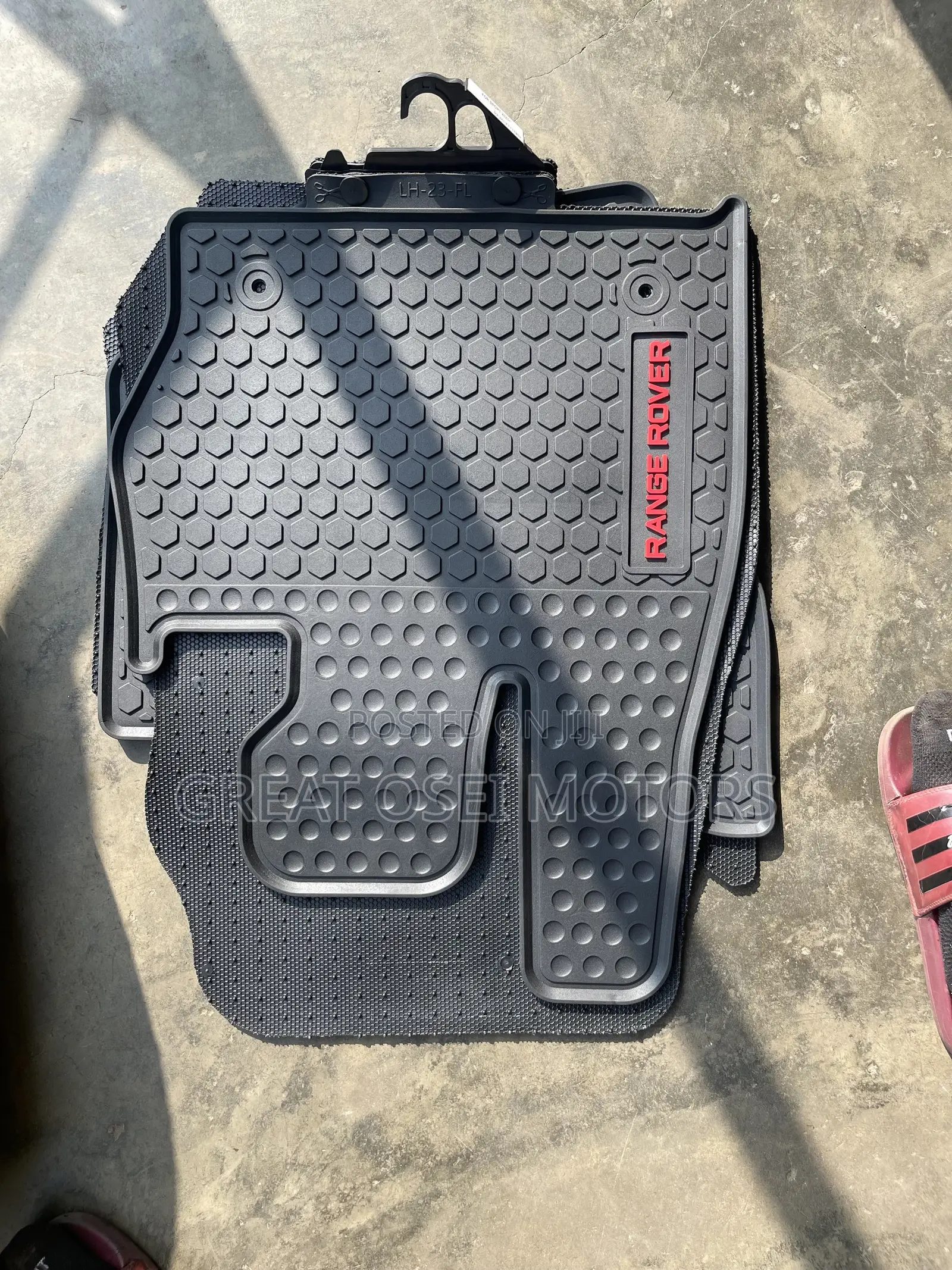 Range Rover Floor Mat or Carpet
