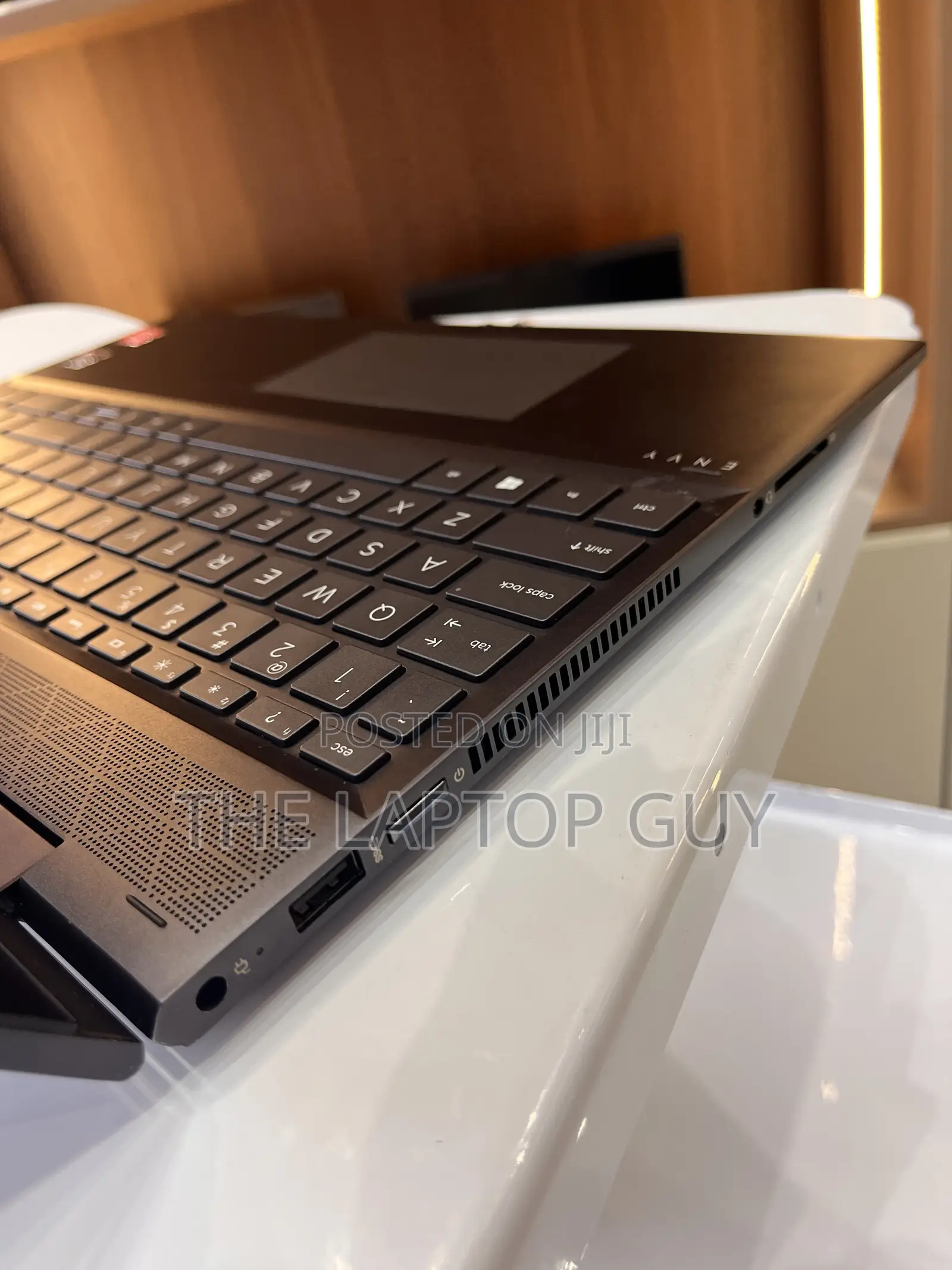 Laptop HP Envy 15 8GB AMD Ryzen 5 SSD 256GB