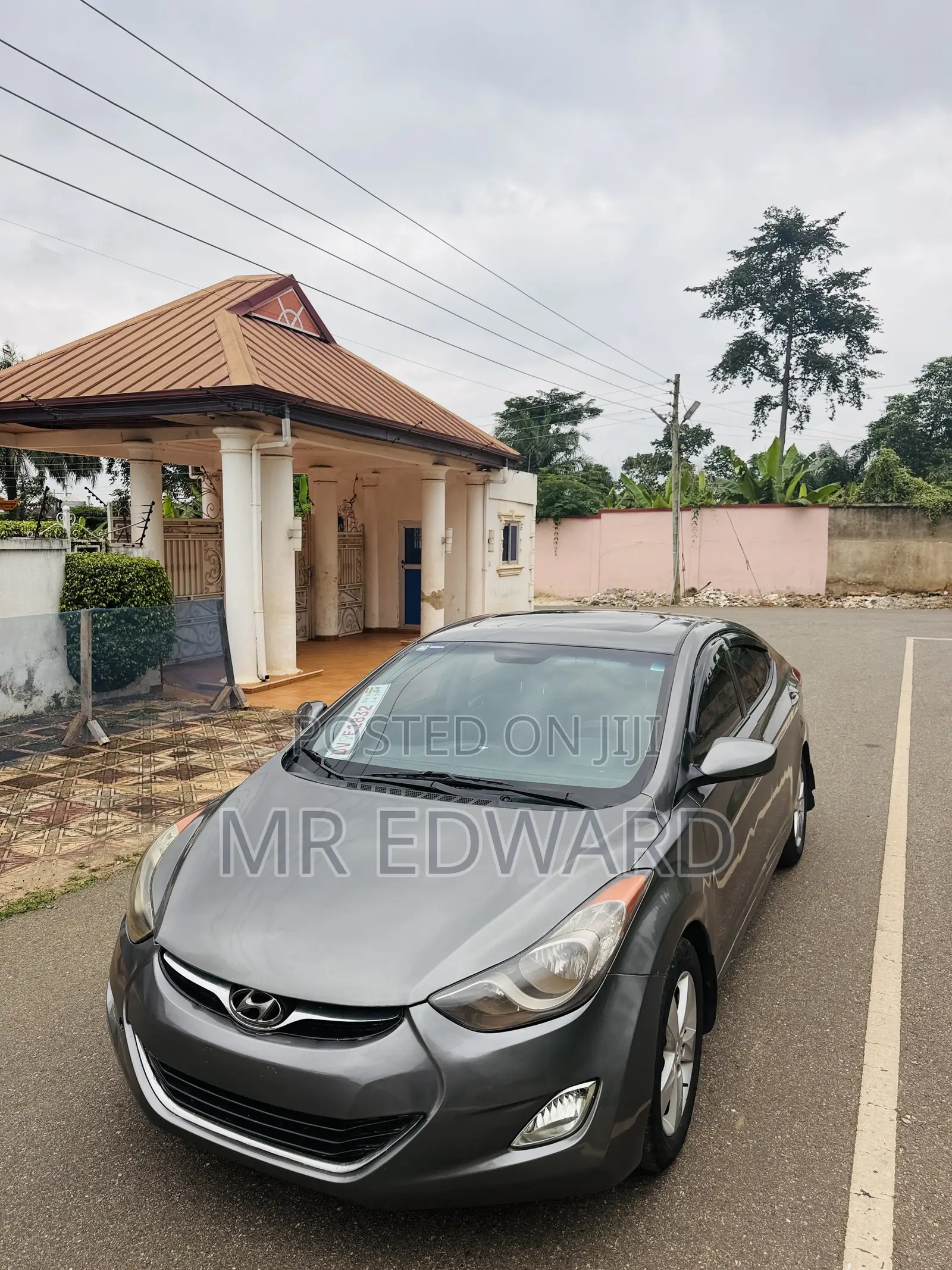 Hyundai Elantra Limited Sedan FWD (1.8L 4cyl 6A) 2013 Beige