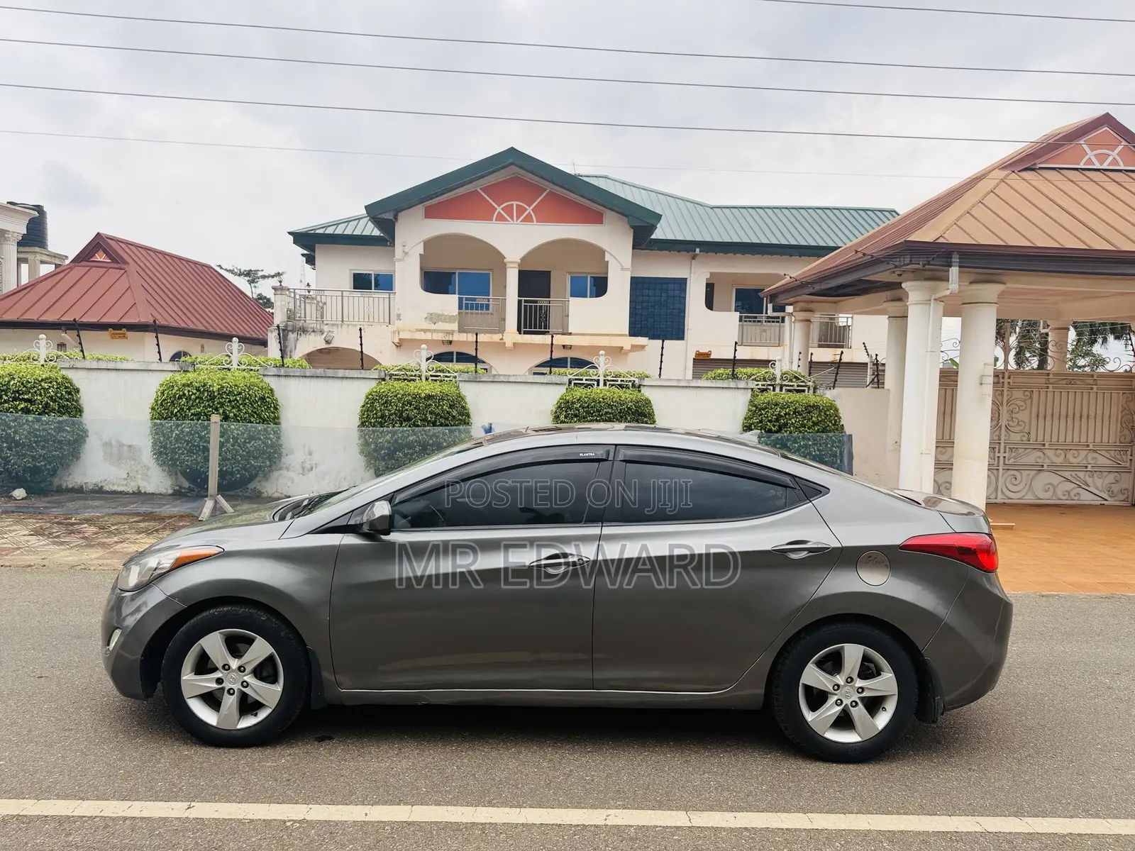 Hyundai Elantra Limited Sedan FWD (1.8L 4cyl 6A) 2013 Beige