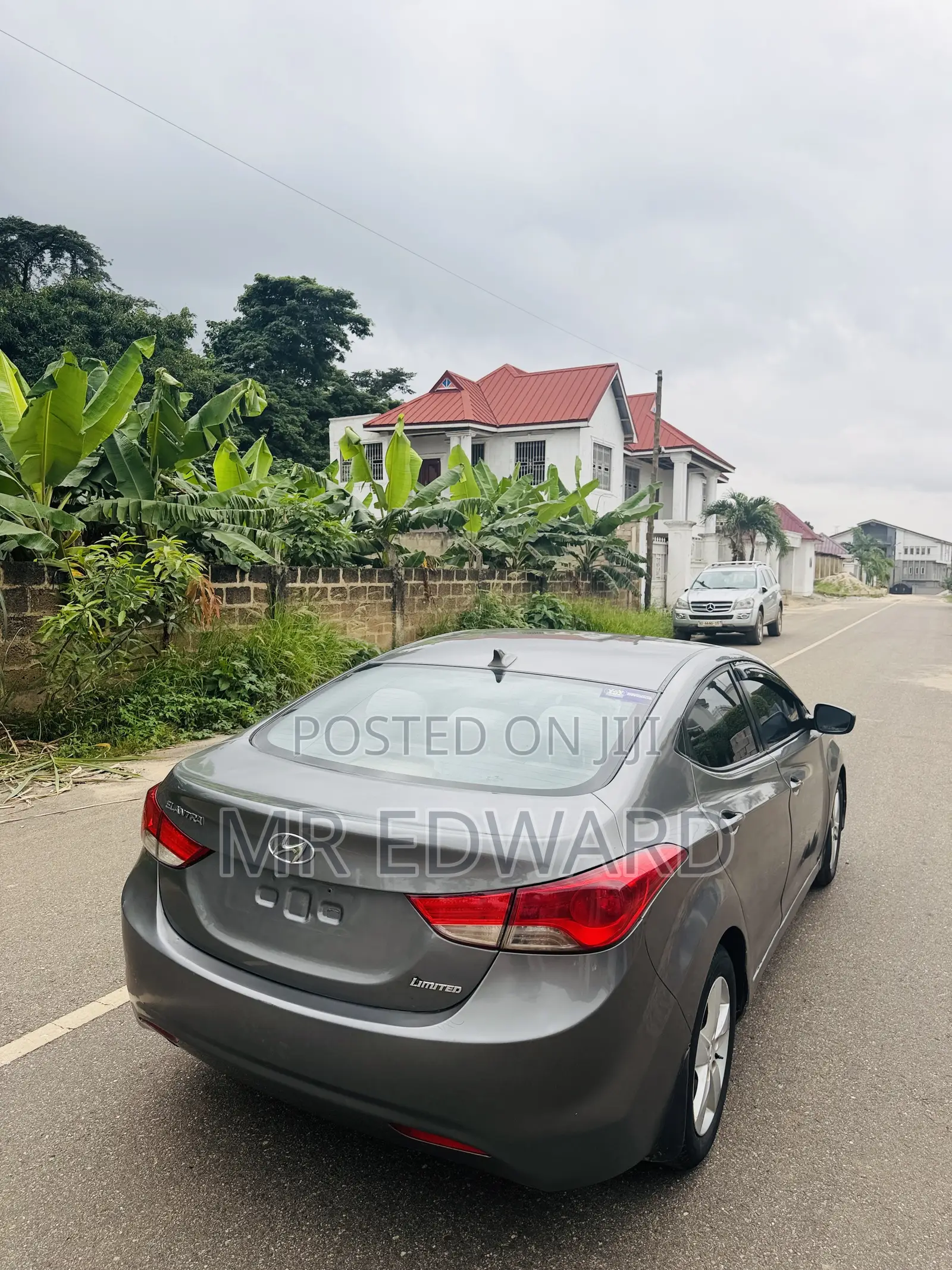 Hyundai Elantra Limited Sedan FWD (1.8L 4cyl 6A) 2013 Beige