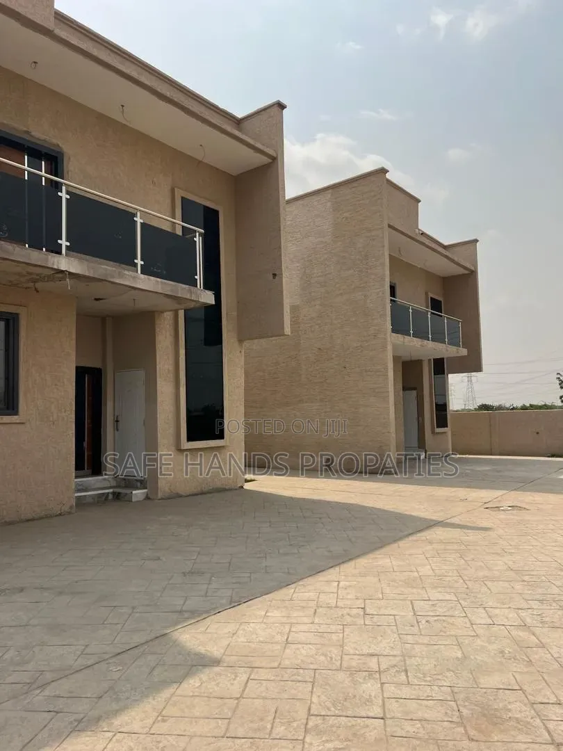 4bdrm House in Bortema, Accra Metropolitan for sale