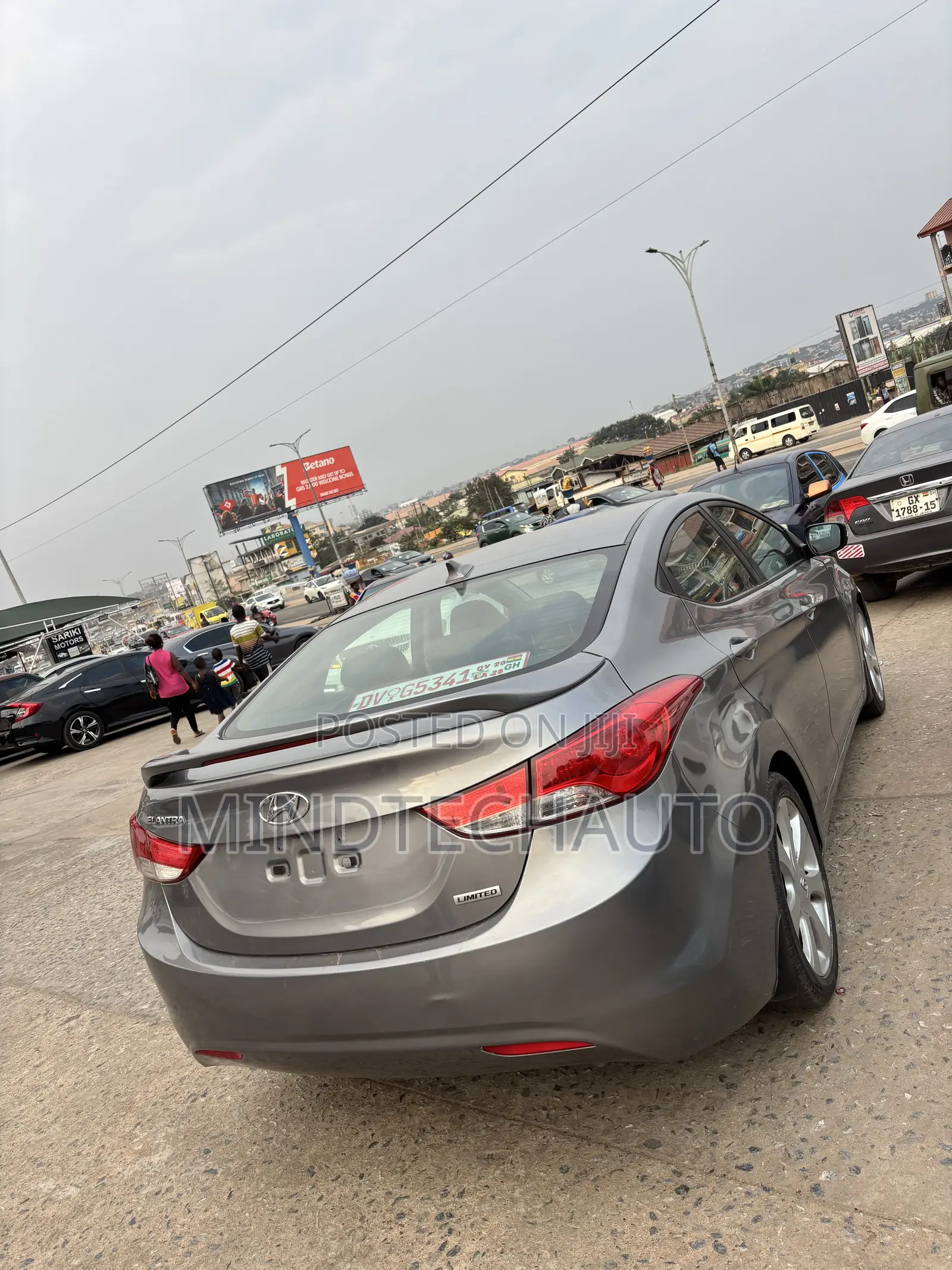 Hyundai Elantra Limited Sedan FWD (1.8L 4cyl 6A) 2013 Gray