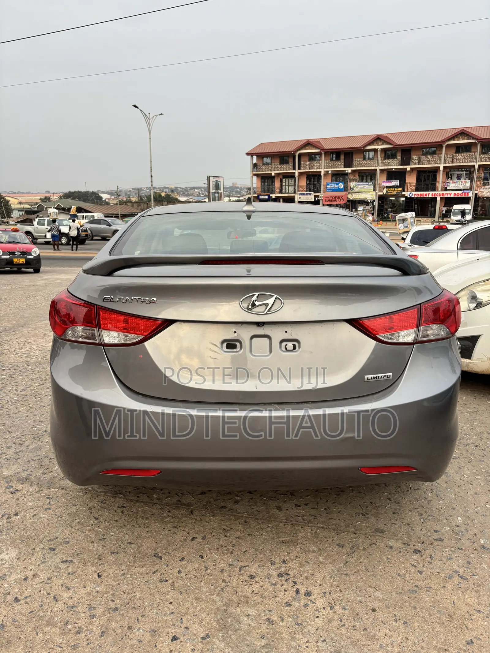 Hyundai Elantra Limited Sedan FWD (1.8L 4cyl 6A) 2013 Gray