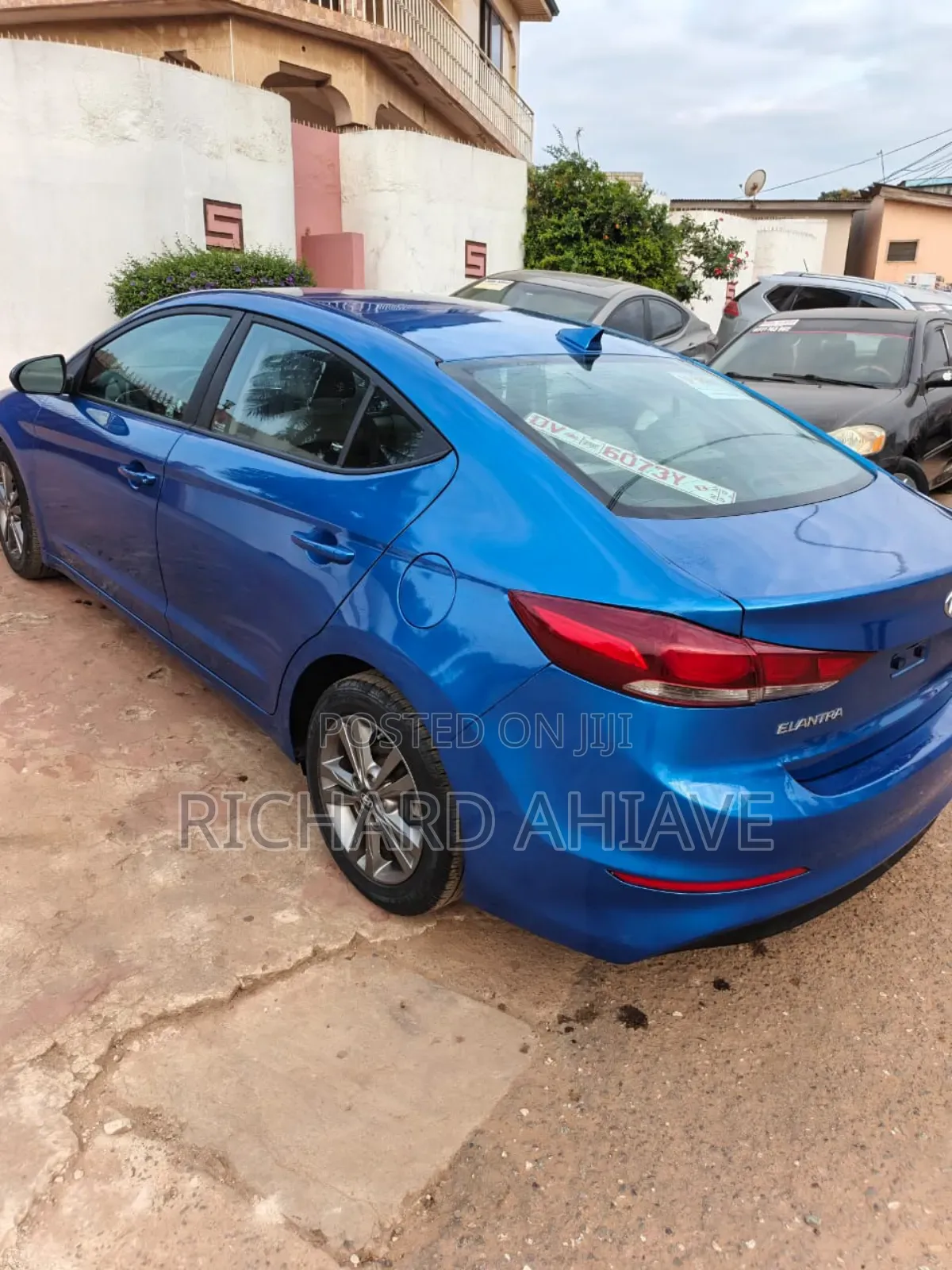 Hyundai Elantra Limited Sedan FWD (2.0L 4cyl 6A) 2017 Blue