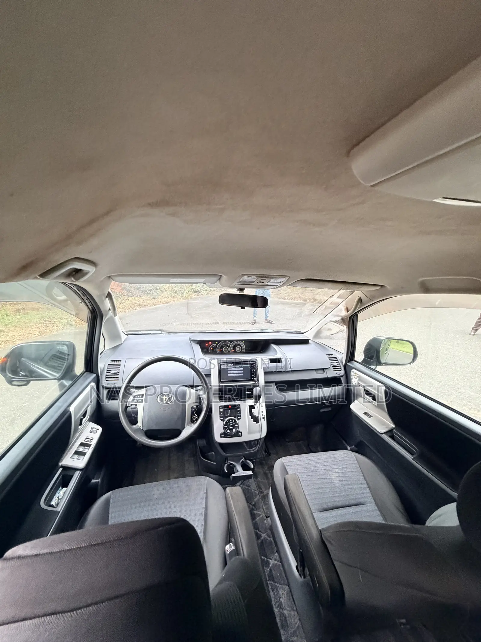Toyota Voxy X 2WD 8-Seater 2013 Black