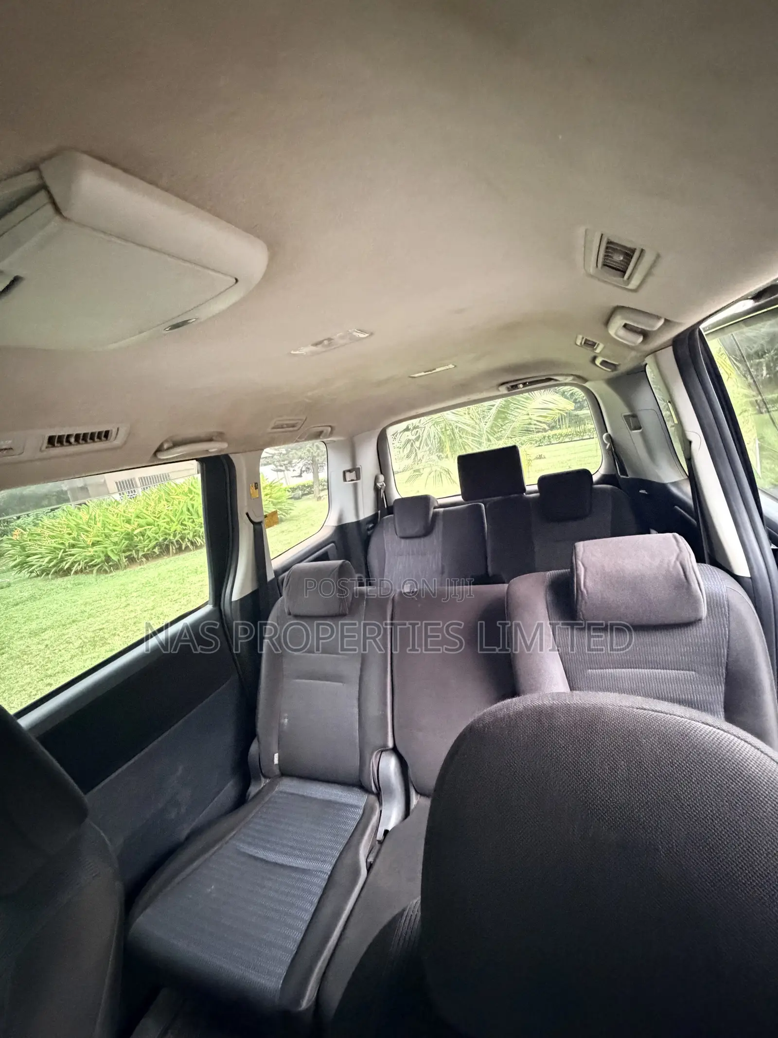Toyota Voxy X 2WD 8-Seater 2013 Black