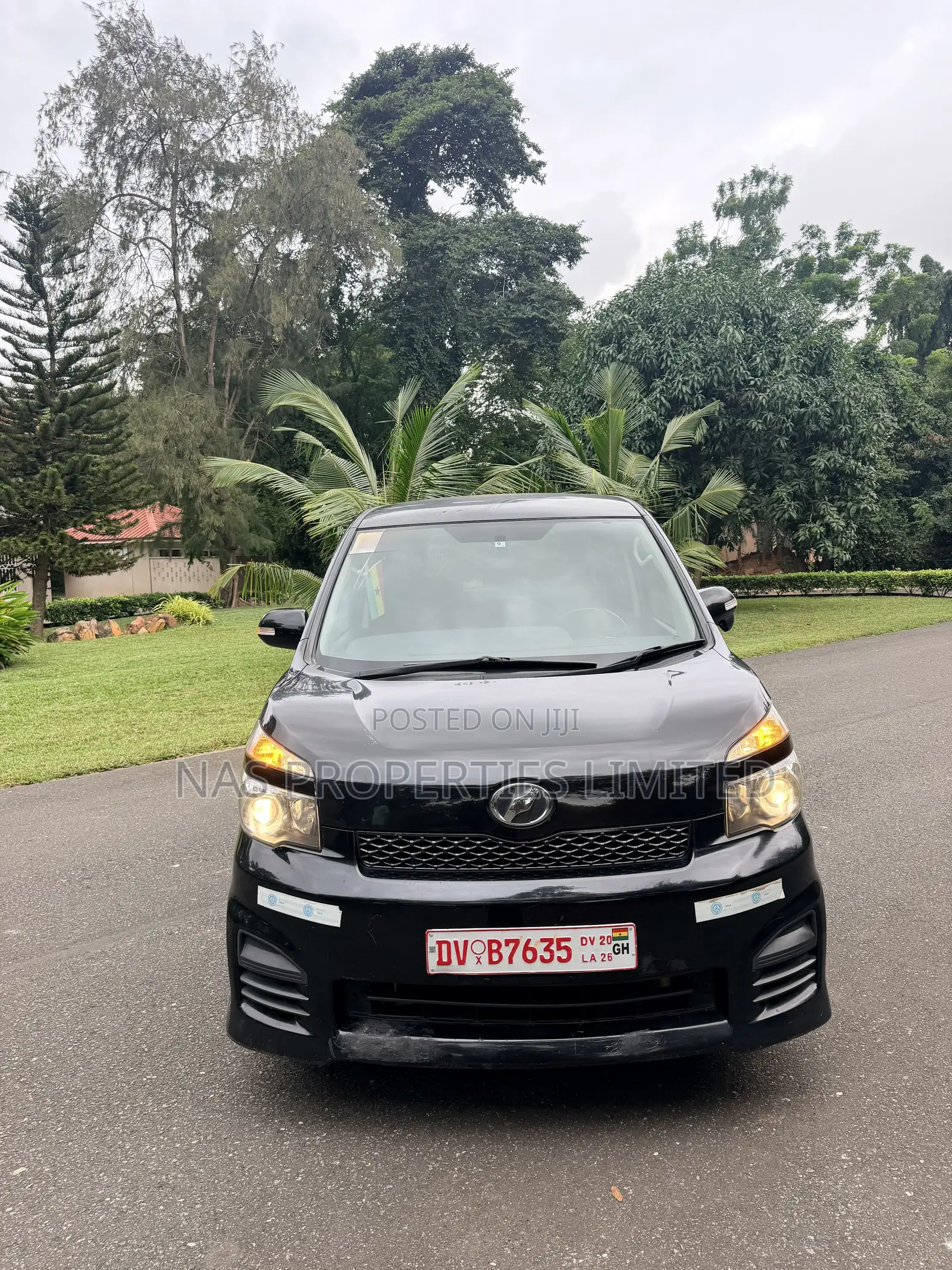 Toyota Voxy X 2WD 8-Seater 2013 Black