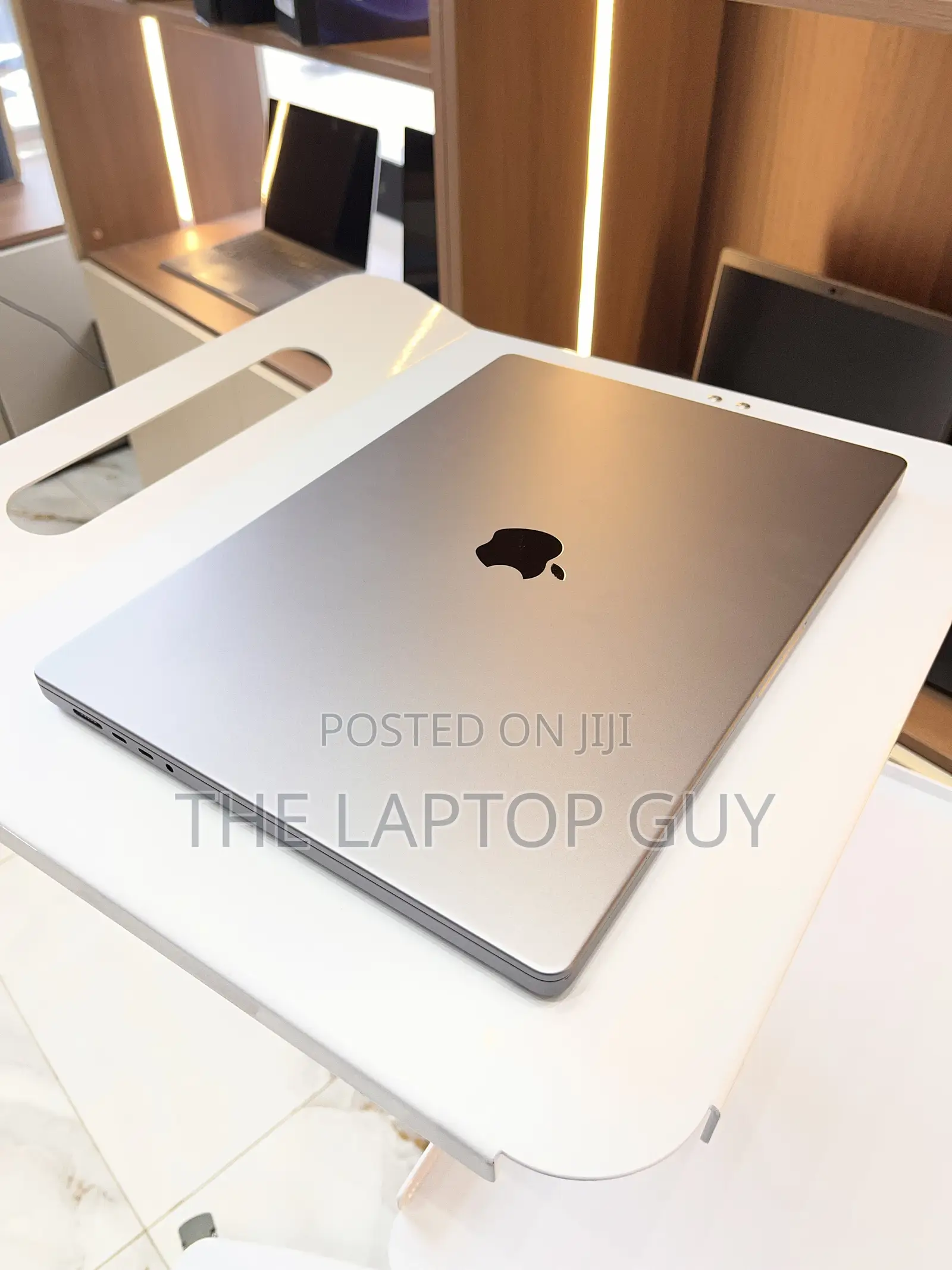Laptop Apple MacBook Pro 2021 M1 16GB Apple M1 SSD 1T