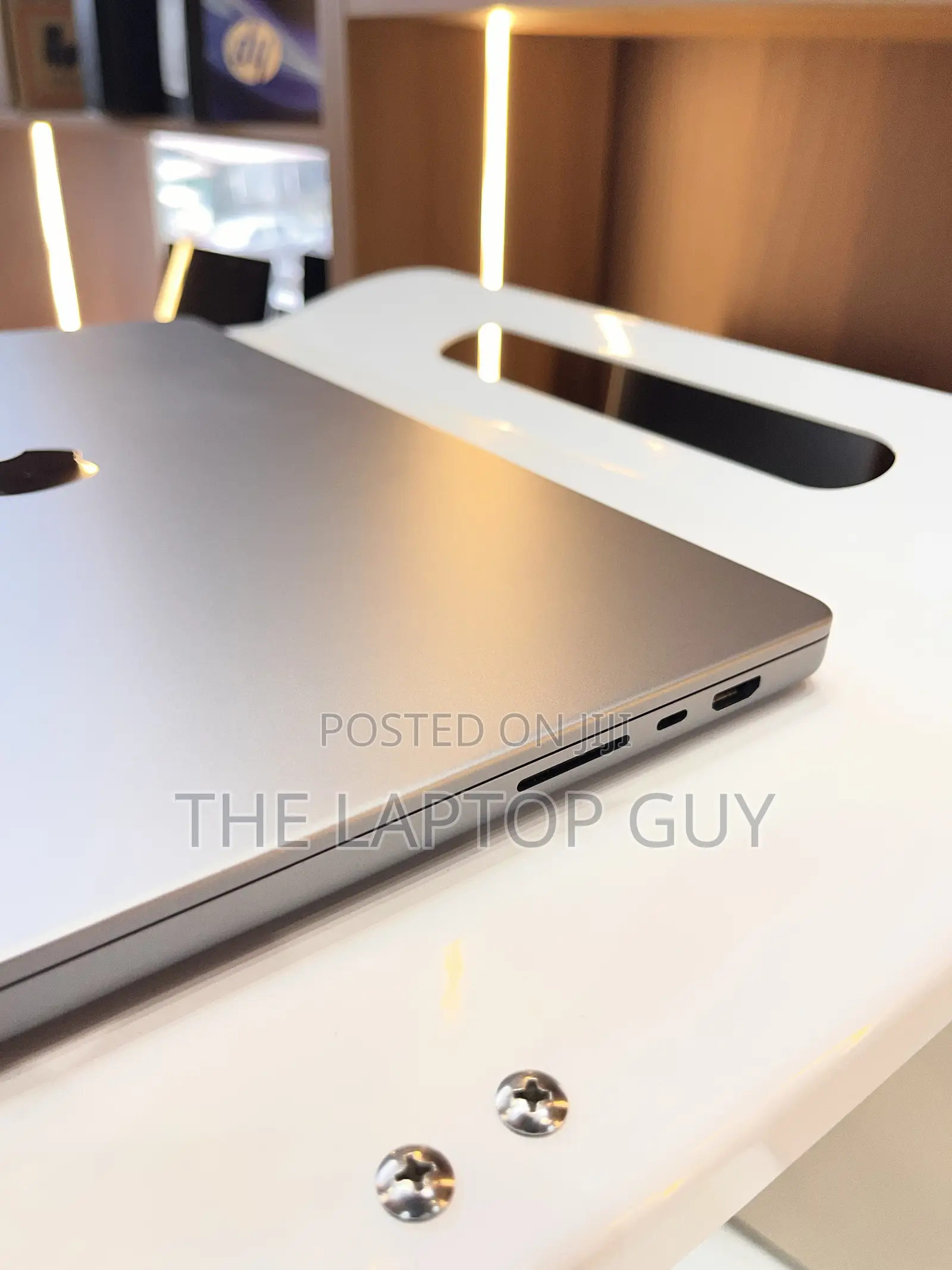 Laptop Apple MacBook Pro 2021 M1 16GB Apple M1 SSD 1T