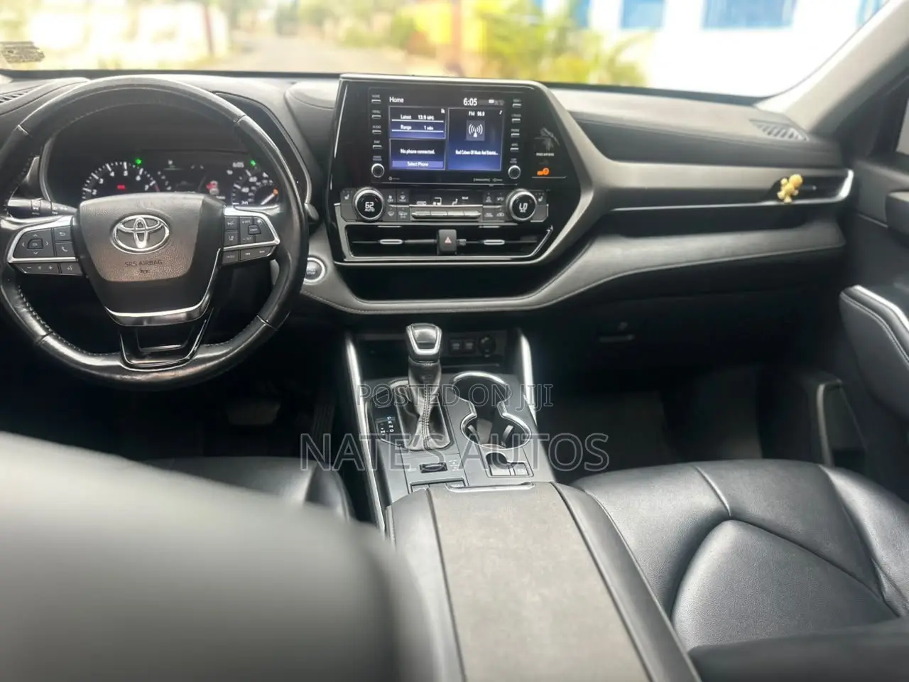 Toyota Highlander XLE 2021 Silver