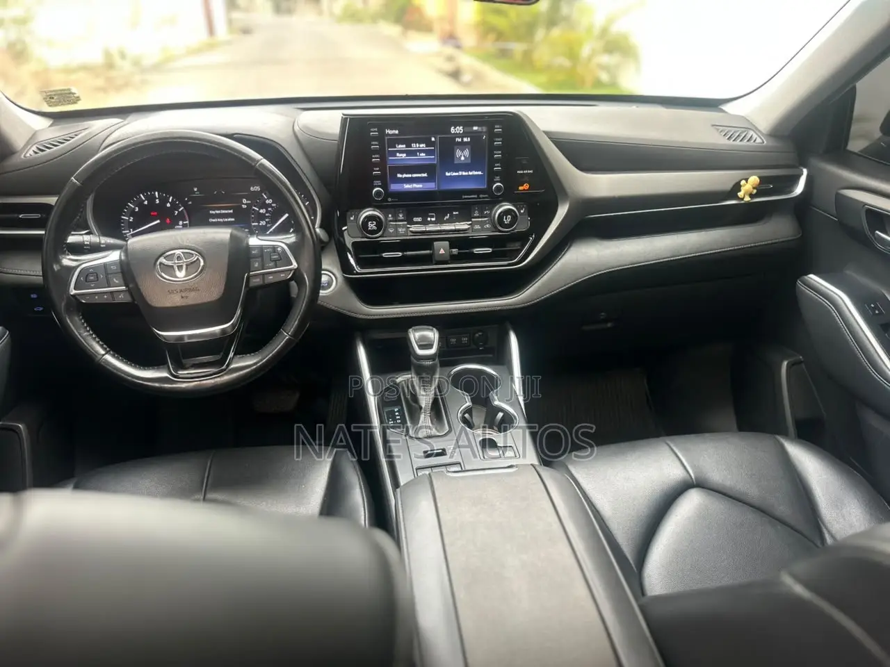 Toyota Highlander XLE 2021 Silver
