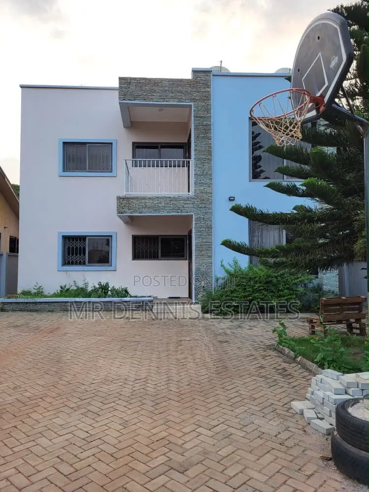 2bdrm Apartment in Westhills Mall for rent