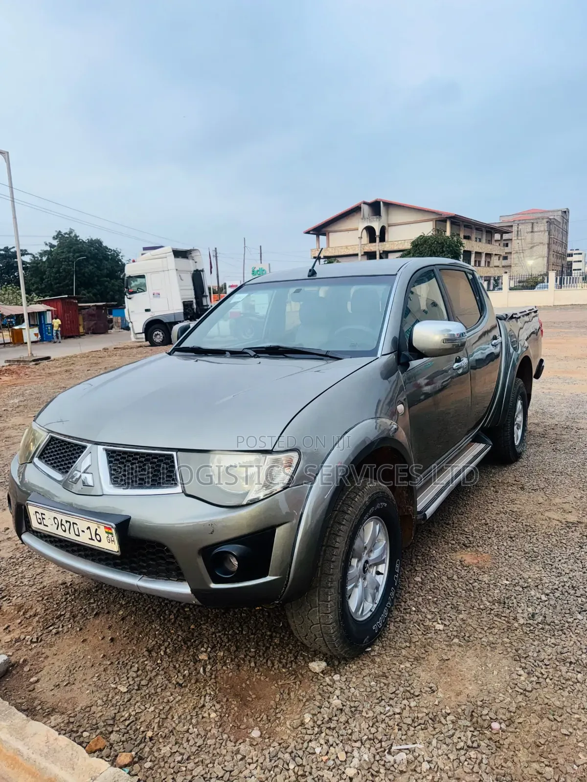 Mitsubishi L200 2015 Green